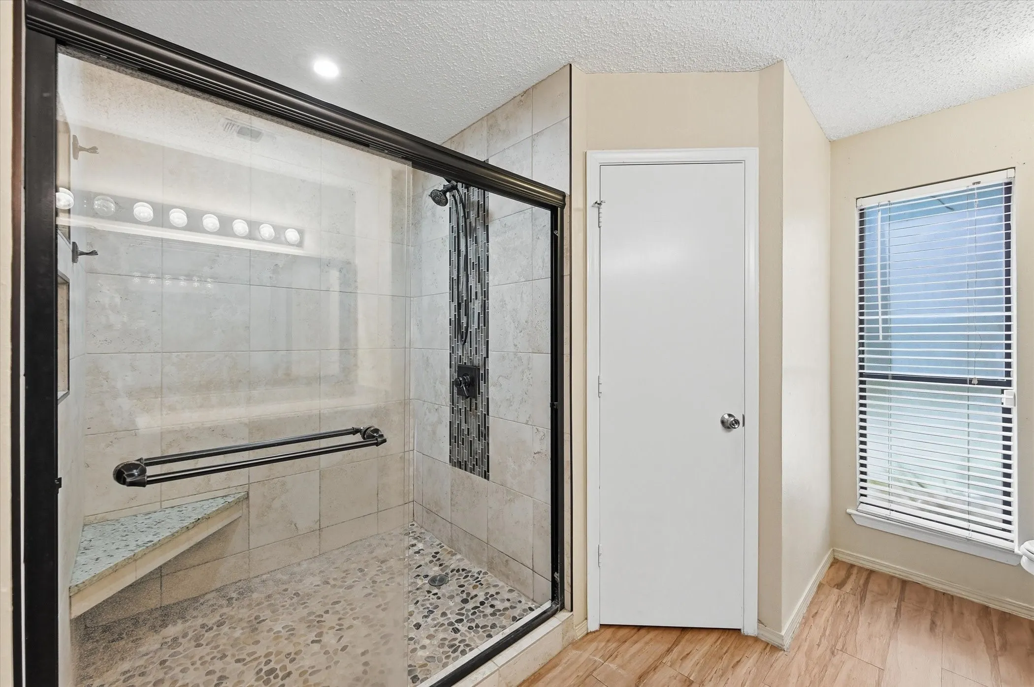 Single Family Residence For Sale in Tarrant County , 1503 N Fielder Road, Arlington, Texas 76012, 5 Bedroom, 3 Bathroom, Garage spaces, 2,658 Sqft, built in 1978, mls#21217011, Real Estate Agent in Arlington, Homes For Sale in Tarrant county, Homes For Sale in Arlington, Realtor in Arlington Texas, Real Estate Brokerage Independent Realty Texas, Luminita Cordes Realtor