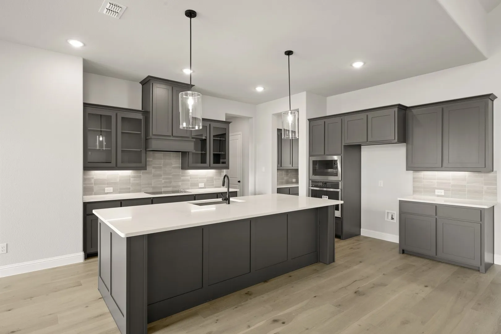 231 Cotopaxi- Kitchen-2