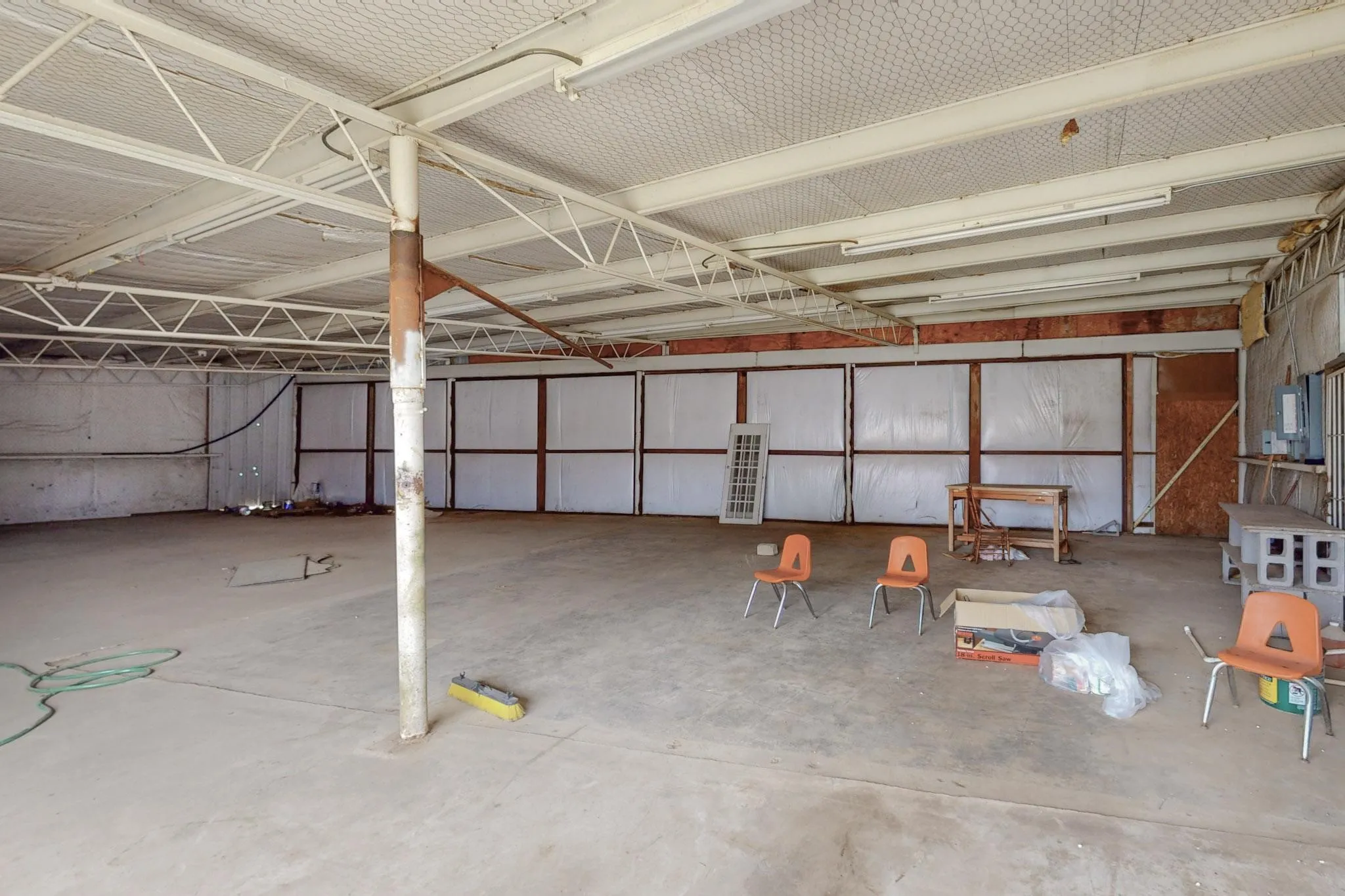 Warehouse For Rent in Cooke County , 517 E Broadway Street C, Gainesville, Texas 76240, 0, 0, Garage spaces, 0 Sqft, built in 1970, Preowned, Price $615, mls#21218061, Real Estate Agent in Gainesville, Homes For Rent in Cooke county, Homes For Rent in Gainesville, Realtor in Gainesville Texas, Real Estate Brokerage Independent Realty Texas, Luminita Cordes Realtor