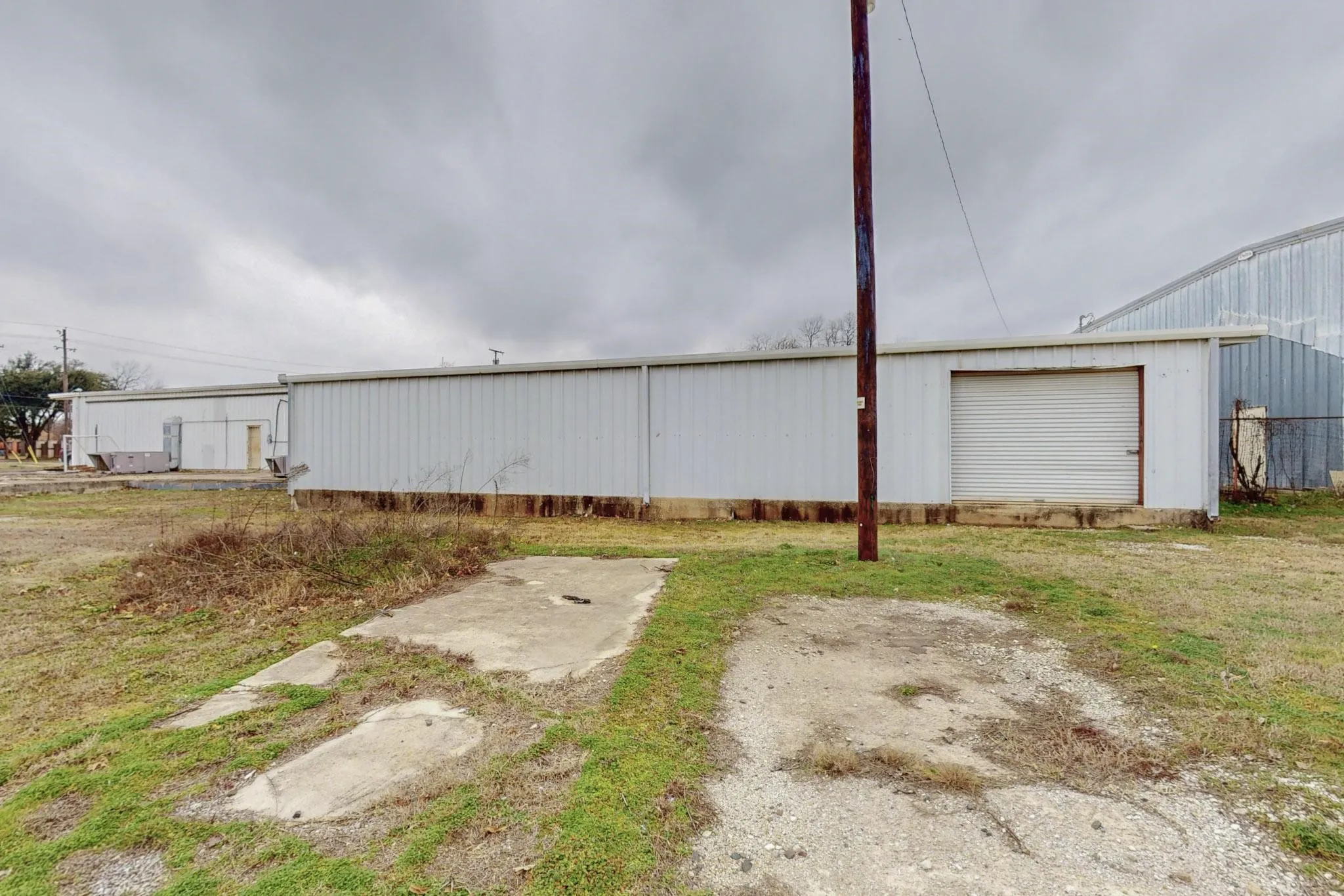 Warehouse For Rent in Cooke County , 517 E Broadway Street C, Gainesville, Texas 76240, 0, 0, Garage spaces, 0 Sqft, built in 1970, Preowned, Price $615, mls#21218061, Real Estate Agent in Gainesville, Homes For Rent in Cooke county, Homes For Rent in Gainesville, Realtor in Gainesville Texas, Real Estate Brokerage Independent Realty Texas, Luminita Cordes Realtor