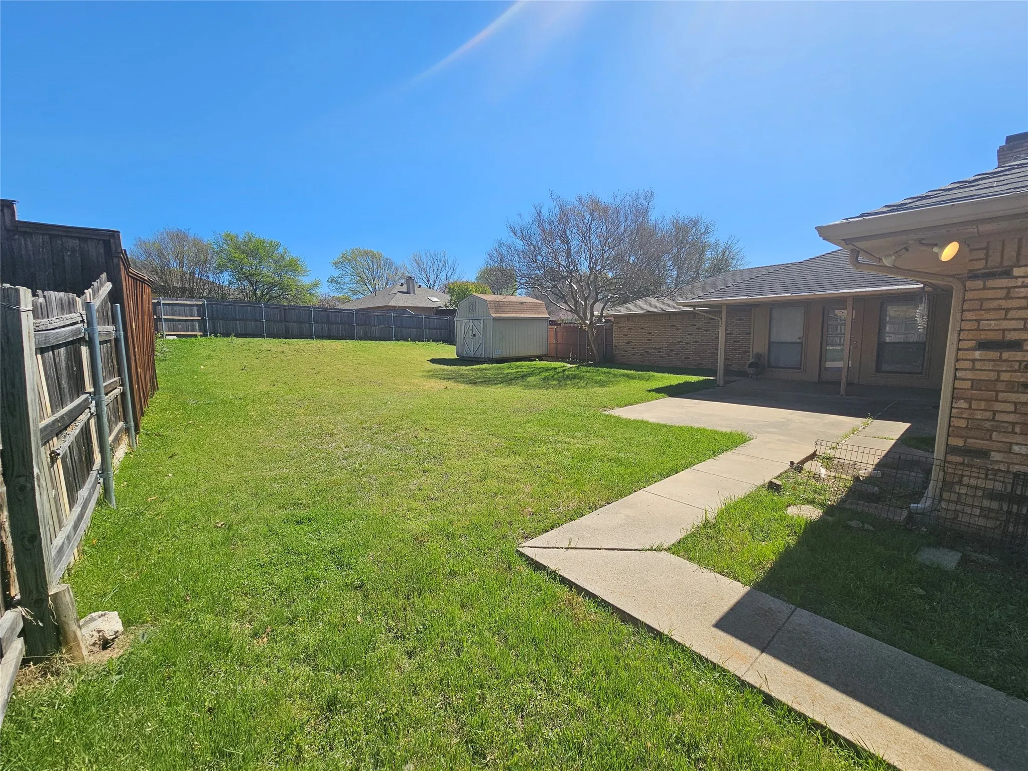 Single Family Residence For Sale in Dallas County , 1340 Grand Teton Drive, De Soto, Texas 75115, 3 Bedroom, 3 Bathroom, 2 Garage spaces, 2,349 Sqft, built in 1982, mls#21218069, Real Estate Agent in De Soto, Homes For Sale in Dallas county, Homes For Sale in De Soto, Realtor in De Soto Texas, Real Estate Brokerage Independent Realty Texas, Luminita Cordes Realtor