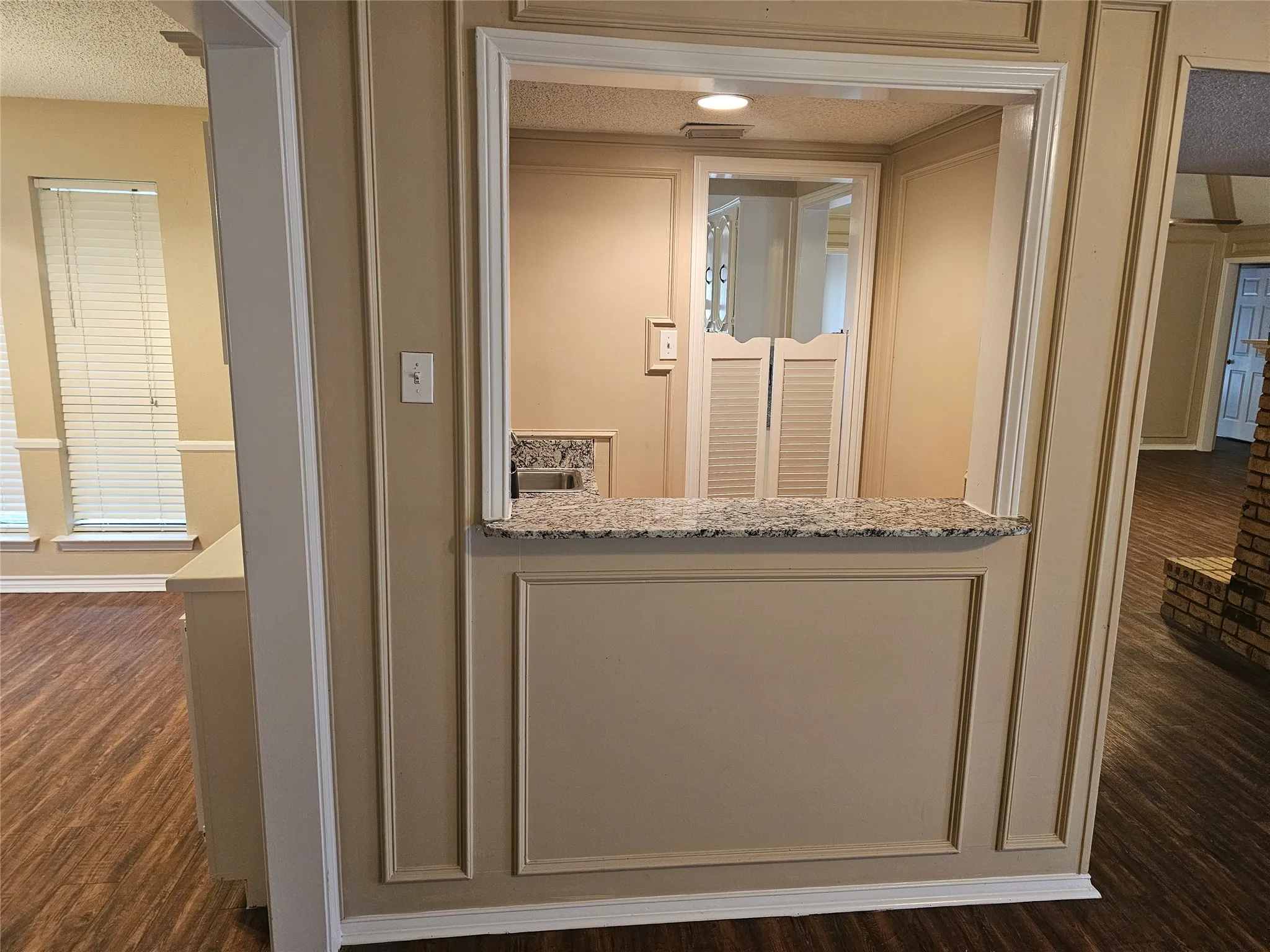 Wet bar with saloon doors