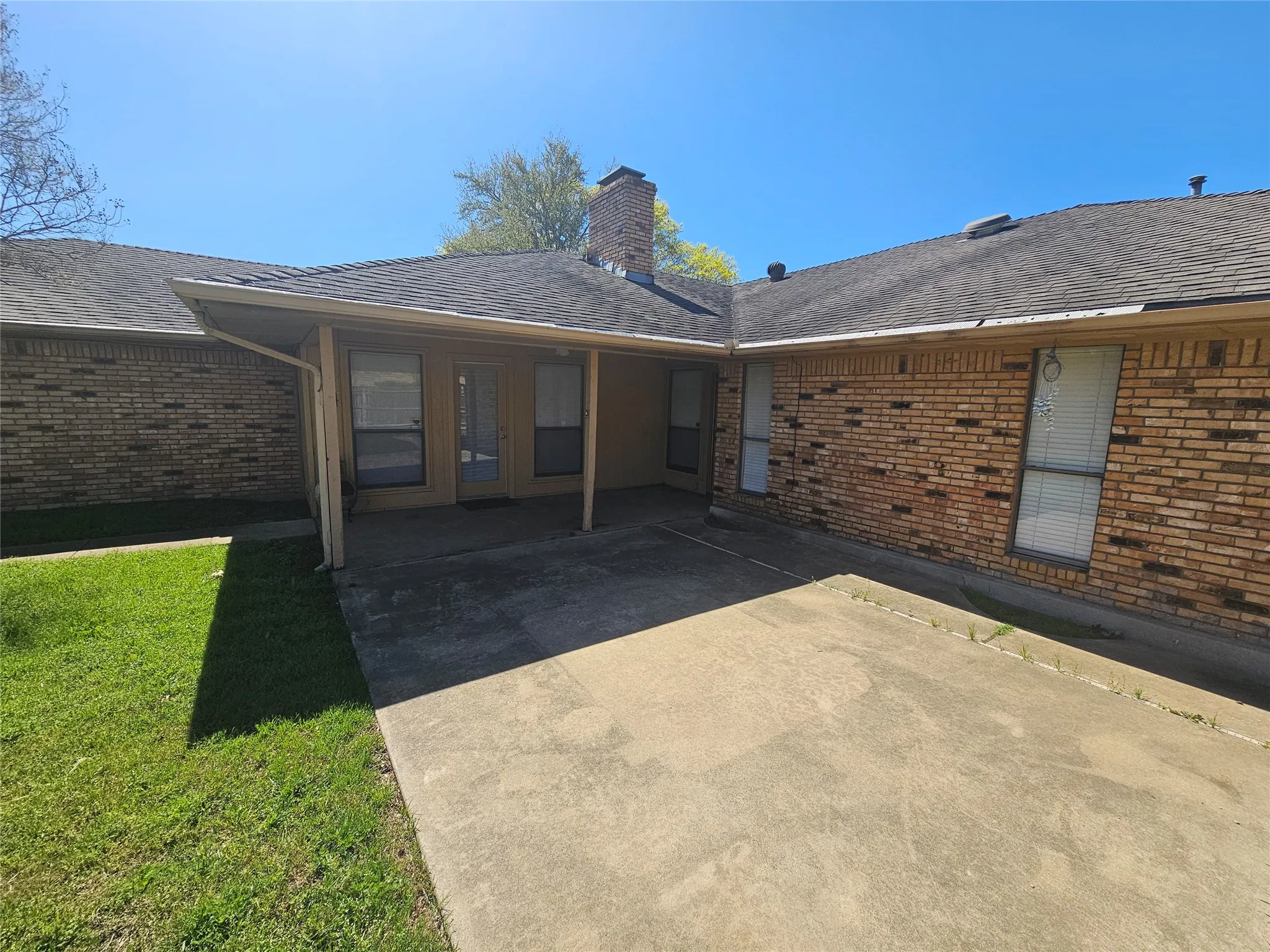 Single Family Residence For Sale in Dallas County , 1340 Grand Teton Drive, De Soto, Texas 75115, 3 Bedroom, 3 Bathroom, 2 Garage spaces, 2,349 Sqft, built in 1982, mls#21218069, Real Estate Agent in De Soto, Homes For Sale in Dallas county, Homes For Sale in De Soto, Realtor in De Soto Texas, Real Estate Brokerage Independent Realty Texas, Luminita Cordes Realtor