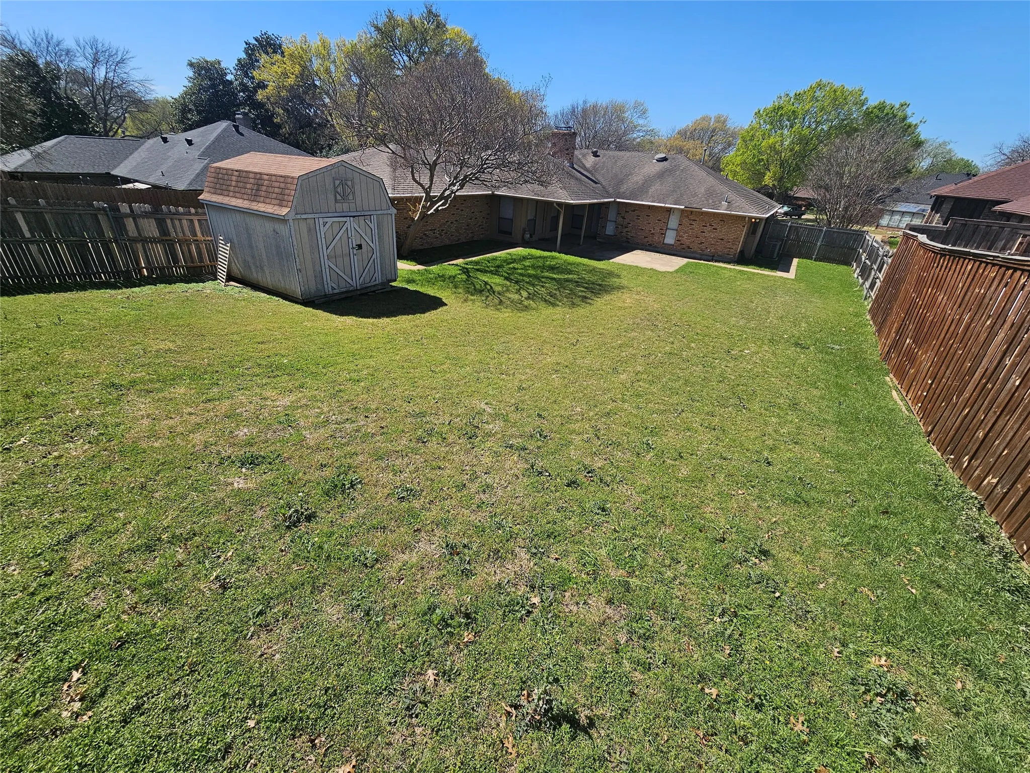 Single Family Residence For Sale in Dallas County , 1340 Grand Teton Drive, De Soto, Texas 75115, 3 Bedroom, 3 Bathroom, 2 Garage spaces, 2,349 Sqft, built in 1982, mls#21218069, Real Estate Agent in De Soto, Homes For Sale in Dallas county, Homes For Sale in De Soto, Realtor in De Soto Texas, Real Estate Brokerage Independent Realty Texas, Luminita Cordes Realtor
