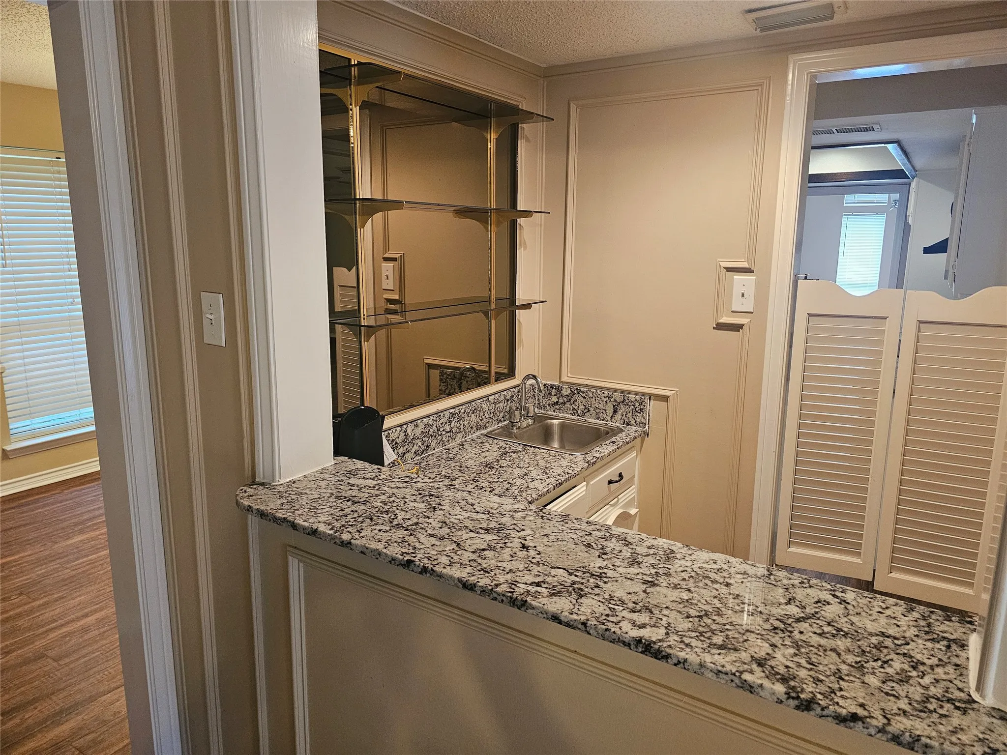 Single Family Residence For Sale in Dallas County , 1340 Grand Teton Drive, De Soto, Texas 75115, 3 Bedroom, 3 Bathroom, 2 Garage spaces, 2,349 Sqft, built in 1982, mls#21218069, Real Estate Agent in De Soto, Homes For Sale in Dallas county, Homes For Sale in De Soto, Realtor in De Soto Texas, Real Estate Brokerage Independent Realty Texas, Luminita Cordes Realtor