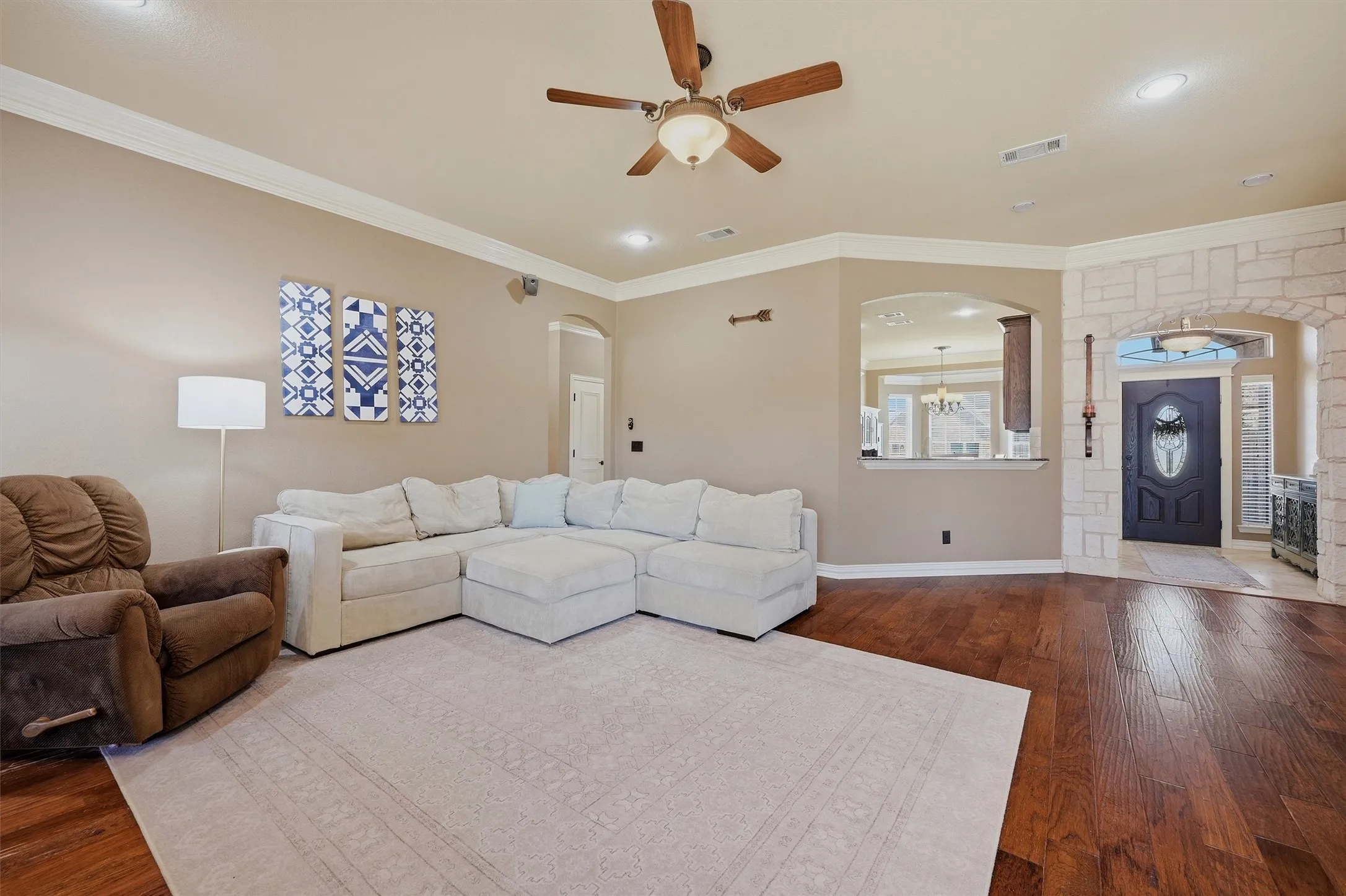 Single Family Residence For Sale in Grayson County , 3712 Melrose Trail, Sherman, Texas 75090, 3 Bedroom, 3 Bathroom, 2 Garage spaces, 2,066 Sqft, built in 2007, Preowned, mls#21214261, Real Estate Agent in Sherman, Homes For Sale in Grayson county, Homes For Sale in Sherman, Realtor in Sherman Texas, Real Estate Brokerage Independent Realty Texas, Luminita Cordes Realtor