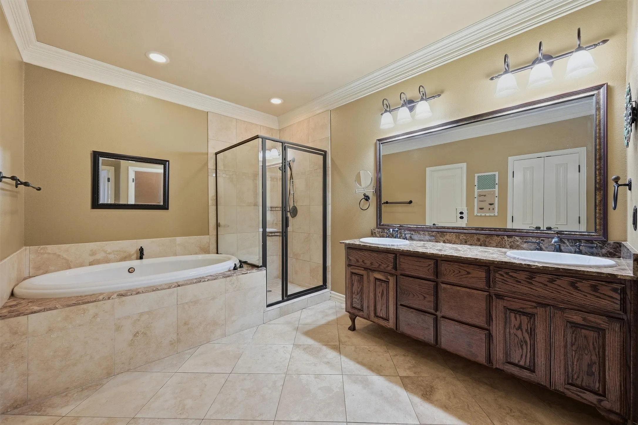 Single Family Residence For Sale in Grayson County , 3712 Melrose Trail, Sherman, Texas 75090, 3 Bedroom, 3 Bathroom, 2 Garage spaces, 2,066 Sqft, built in 2007, Preowned, mls#21214261, Real Estate Agent in Sherman, Homes For Sale in Grayson county, Homes For Sale in Sherman, Realtor in Sherman Texas, Real Estate Brokerage Independent Realty Texas, Luminita Cordes Realtor
