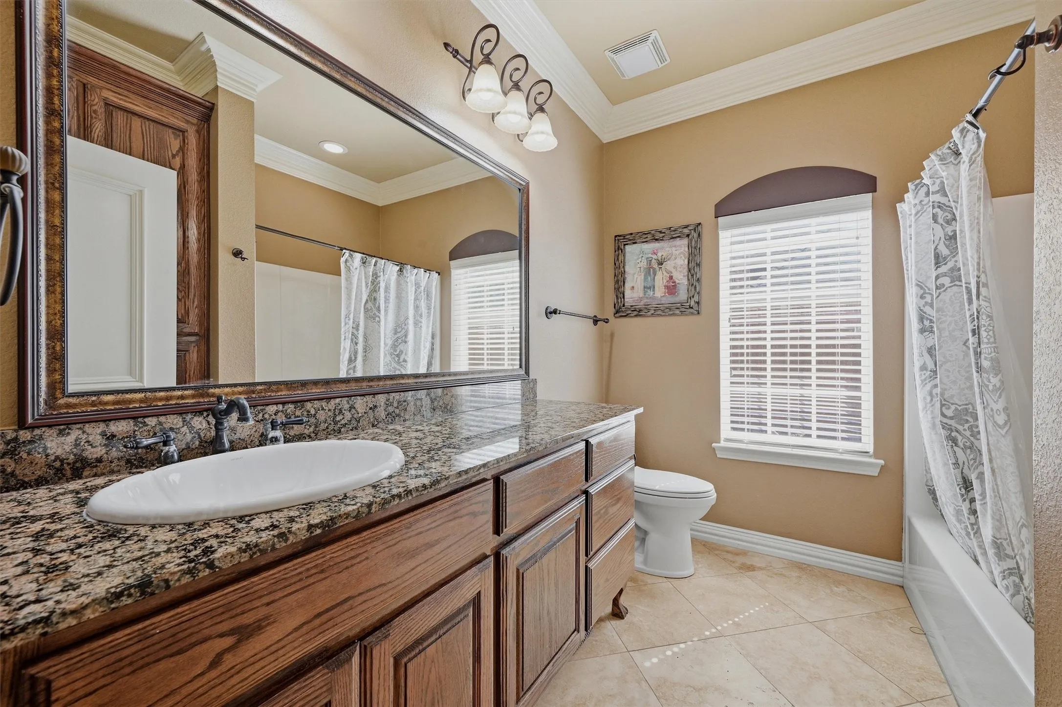 Single Family Residence For Sale in Grayson County , 3712 Melrose Trail, Sherman, Texas 75090, 3 Bedroom, 3 Bathroom, 2 Garage spaces, 2,066 Sqft, built in 2007, Preowned, mls#21214261, Real Estate Agent in Sherman, Homes For Sale in Grayson county, Homes For Sale in Sherman, Realtor in Sherman Texas, Real Estate Brokerage Independent Realty Texas, Luminita Cordes Realtor