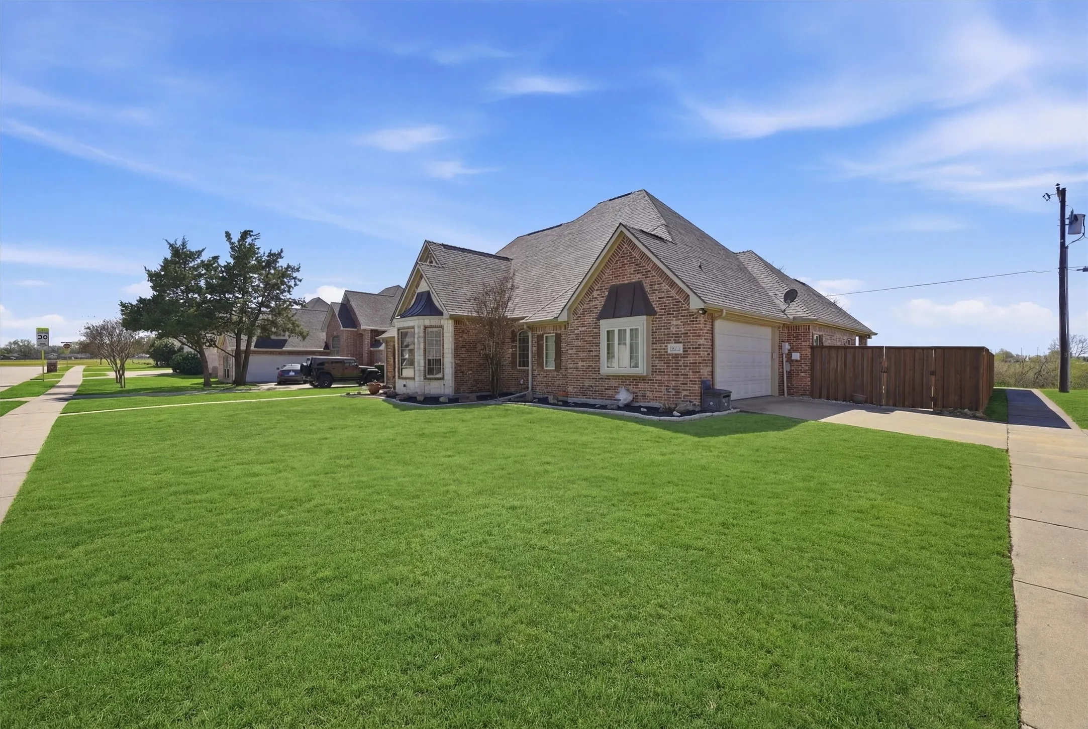 Single Family Residence For Sale in Grayson County , 3712 Melrose Trail, Sherman, Texas 75090, 3 Bedroom, 3 Bathroom, 2 Garage spaces, 2,066 Sqft, built in 2007, Preowned, mls#21214261, Real Estate Agent in Sherman, Homes For Sale in Grayson county, Homes For Sale in Sherman, Realtor in Sherman Texas, Real Estate Brokerage Independent Realty Texas, Luminita Cordes Realtor