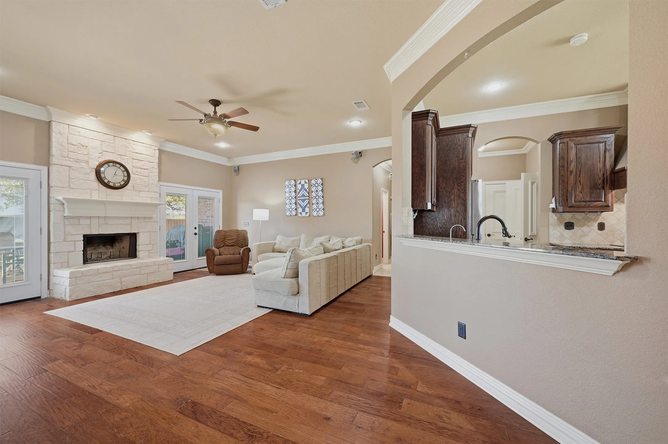 Single Family Residence For Sale in Grayson County , 3712 Melrose Trail, Sherman, Texas 75090, 3 Bedroom, 3 Bathroom, 2 Garage spaces, 2,066 Sqft, built in 2007, Preowned, mls#21214261, Real Estate Agent in Sherman, Homes For Sale in Grayson county, Homes For Sale in Sherman, Realtor in Sherman Texas, Real Estate Brokerage Independent Realty Texas, Luminita Cordes Realtor