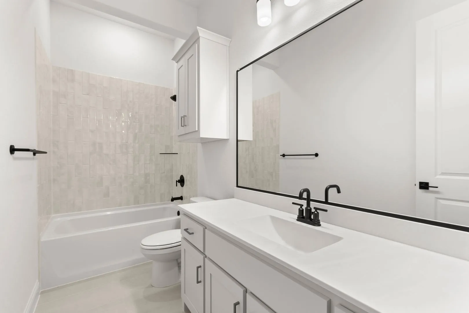 DFW-Pecan Acres-Concept 3141-221 Cotopaxi Drive-Bathroom-Risewell Homes-1