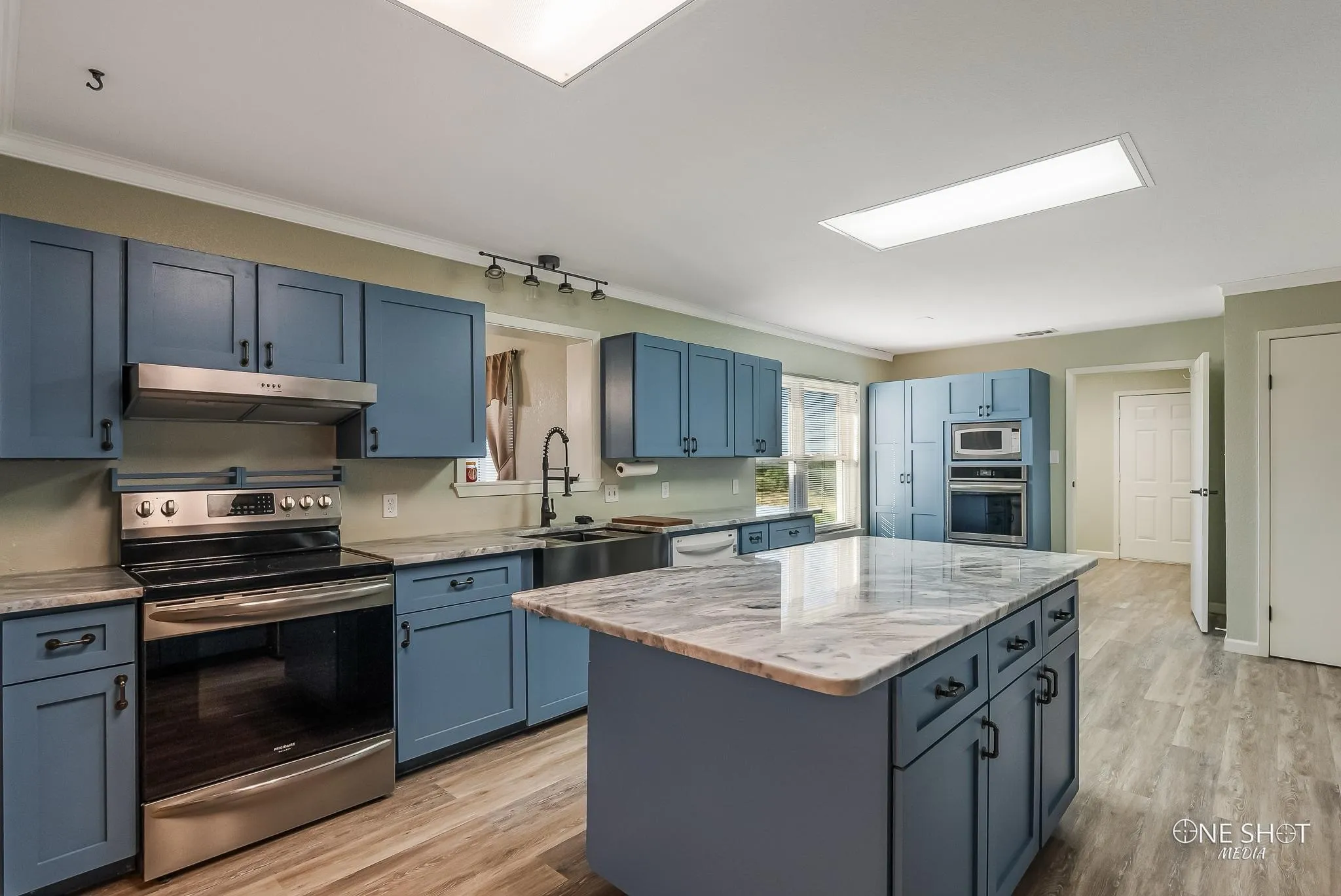 Single Family Residence For Sale in Callahan County , 12831 Fm-880, Cross Plains, Texas 76443, 3 Bedrooms, 2 Bathrooms, 2 Garage spaces, 2,376 Sqft, built in 1998, Preowned, Price $599,900, mls#21217317, Real Estate Agent in Cross Plains, Homes For Sale in Callahan county, Homes For Sale in Cross Plains, Realtor in Cross Plains Texas, Real Estate Brokerage Independent Realty Texas, Luminita Cordes Realtor