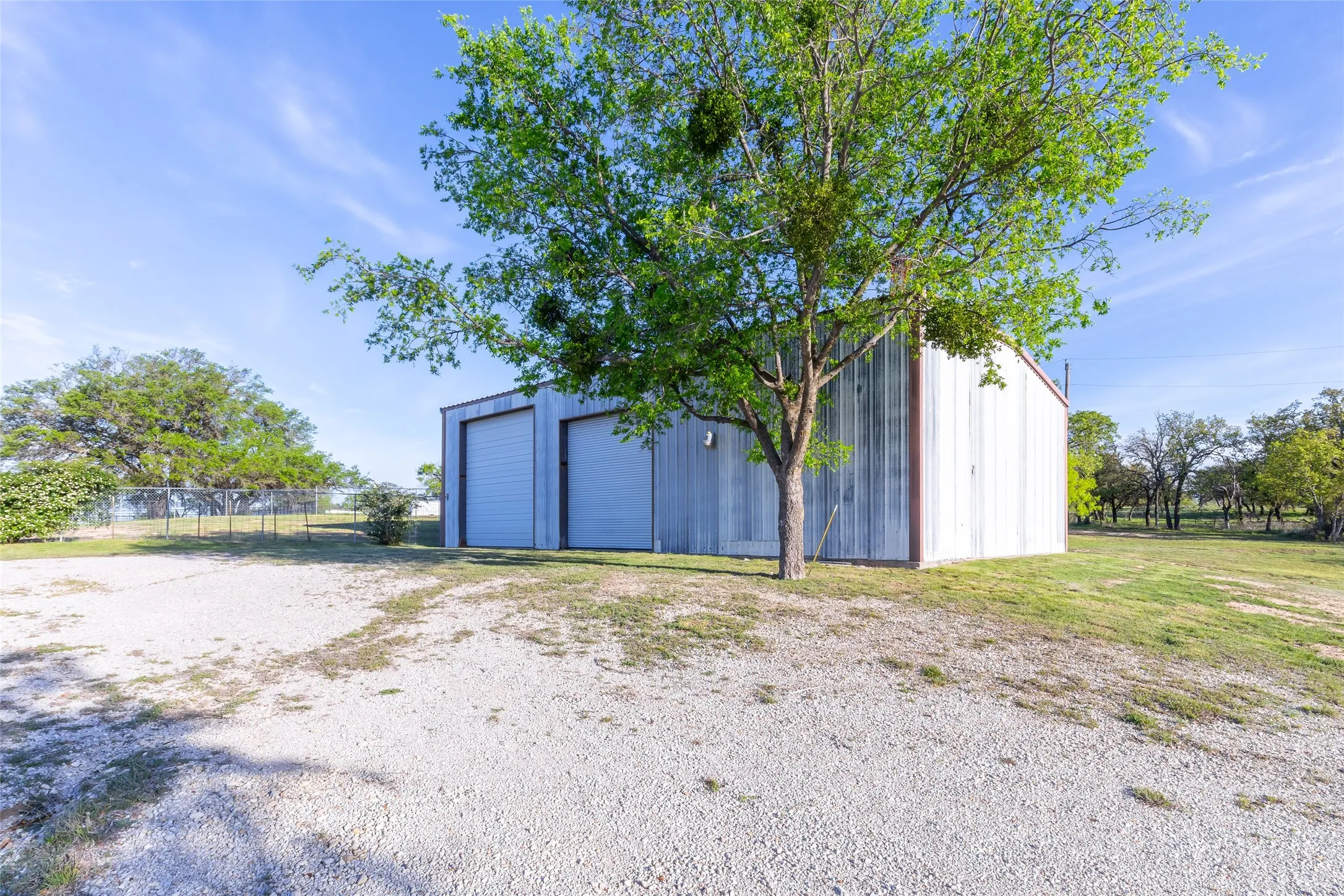Single Family Residence For Sale in Callahan County , 12831 Fm-880, Cross Plains, Texas 76443, 3 Bedrooms, 2 Bathrooms, 2 Garage spaces, 2,376 Sqft, built in 1998, Preowned, Price $599,900, mls#21217317, Real Estate Agent in Cross Plains, Homes For Sale in Callahan county, Homes For Sale in Cross Plains, Realtor in Cross Plains Texas, Real Estate Brokerage Independent Realty Texas, Luminita Cordes Realtor