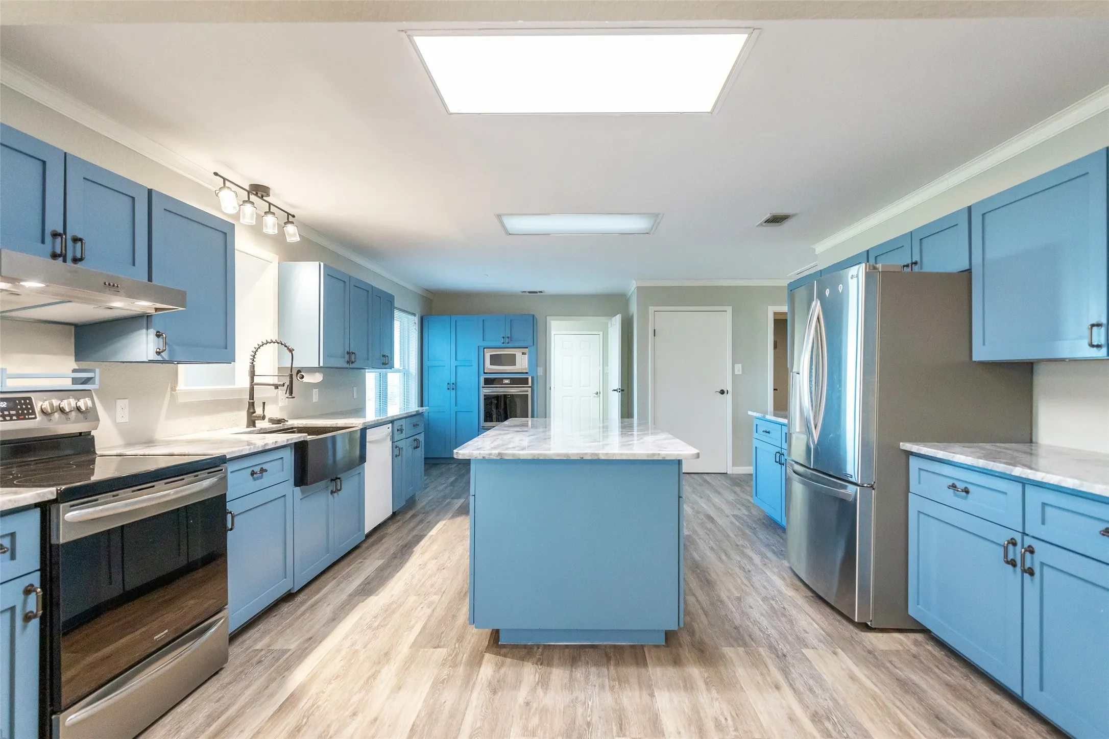 Single Family Residence For Sale in Callahan County , 12831 Fm-880, Cross Plains, Texas 76443, 3 Bedrooms, 2 Bathrooms, 2 Garage spaces, 2,376 Sqft, built in 1998, Preowned, Price $599,900, mls#21217317, Real Estate Agent in Cross Plains, Homes For Sale in Callahan county, Homes For Sale in Cross Plains, Realtor in Cross Plains Texas, Real Estate Brokerage Independent Realty Texas, Luminita Cordes Realtor