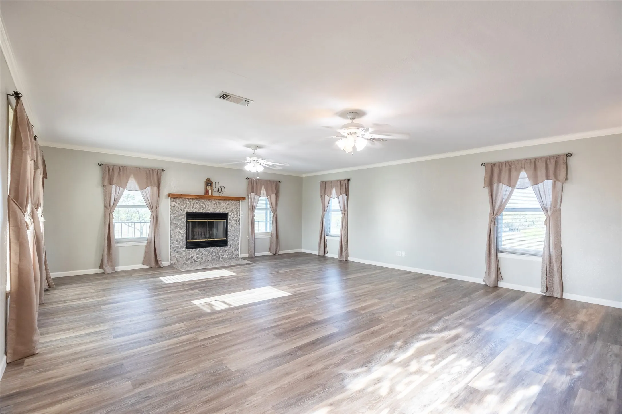 Single Family Residence For Sale in Callahan County , 12831 Fm-880, Cross Plains, Texas 76443, 3 Bedrooms, 2 Bathrooms, 2 Garage spaces, 2,376 Sqft, built in 1998, Preowned, Price $599,900, mls#21217317, Real Estate Agent in Cross Plains, Homes For Sale in Callahan county, Homes For Sale in Cross Plains, Realtor in Cross Plains Texas, Real Estate Brokerage Independent Realty Texas, Luminita Cordes Realtor