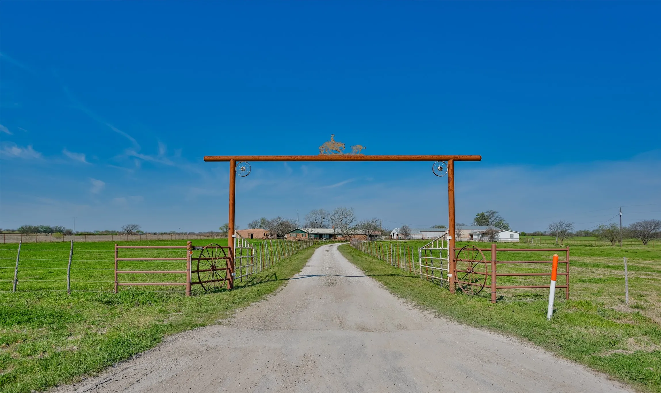 Unimproved Land For Sale in Cooke County , 3511 S Interstate 35, Gainesville, Texas 76240, 0, 0, Garage spaces, 0 Sqft, built in 1970, Preowned, Price $1,999,900, mls#21216851, Real Estate Agent in Gainesville, Homes For Sale in Cooke county, Homes For Sale in Gainesville, Realtor in Gainesville Texas, Real Estate Brokerage Independent Realty Texas, Luminita Cordes Realtor