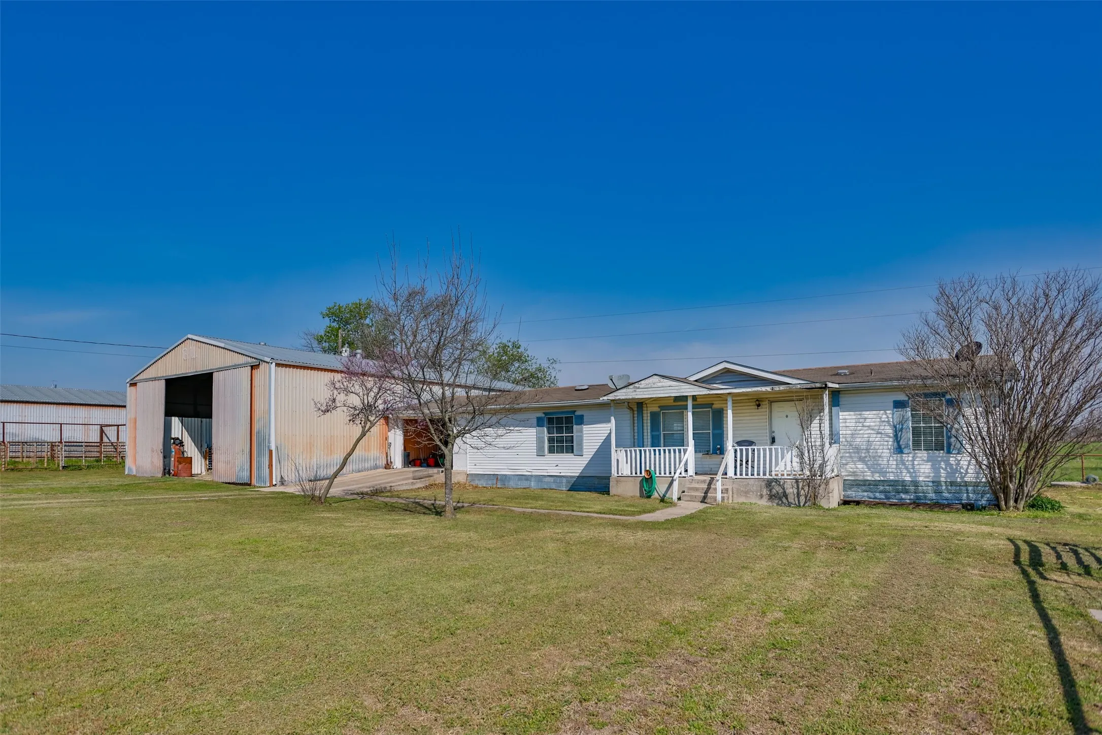 Unimproved Land For Sale in Cooke County , 3511 S Interstate 35, Gainesville, Texas 76240, 0, 0, Garage spaces, 0 Sqft, built in 1970, Preowned, Price $1,999,900, mls#21216851, Real Estate Agent in Gainesville, Homes For Sale in Cooke county, Homes For Sale in Gainesville, Realtor in Gainesville Texas, Real Estate Brokerage Independent Realty Texas, Luminita Cordes Realtor