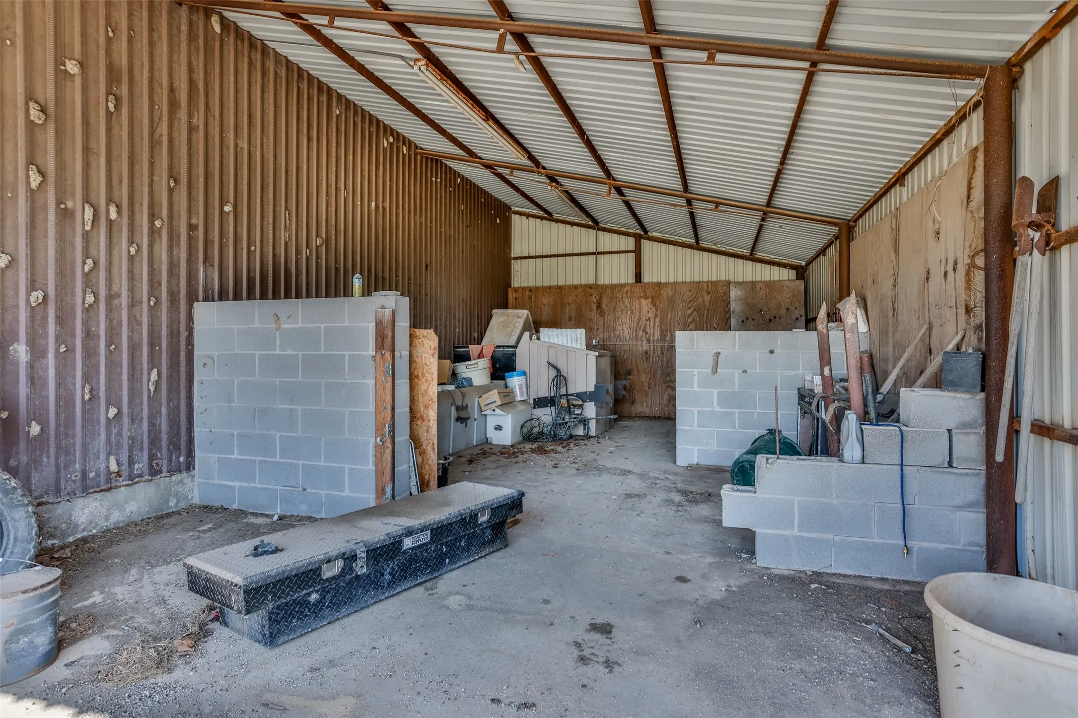 Unimproved Land For Sale in Cooke County , 3511 S Interstate 35, Gainesville, Texas 76240, 0, 0, Garage spaces, 0 Sqft, built in 1970, Preowned, Price $1,999,900, mls#21216851, Real Estate Agent in Gainesville, Homes For Sale in Cooke county, Homes For Sale in Gainesville, Realtor in Gainesville Texas, Real Estate Brokerage Independent Realty Texas, Luminita Cordes Realtor