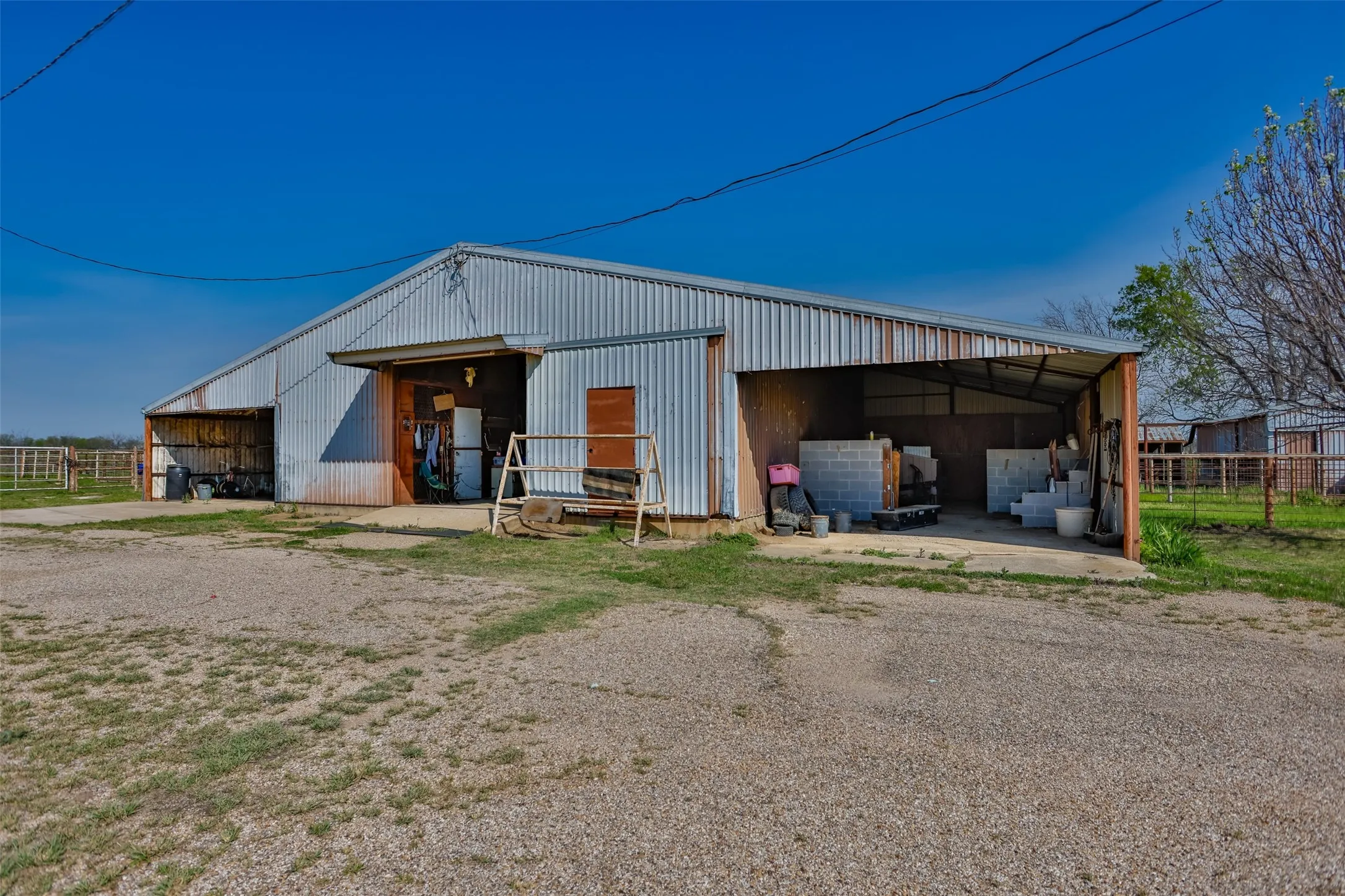 Unimproved Land For Sale in Cooke County , 3511 S Interstate 35, Gainesville, Texas 76240, 0, 0, Garage spaces, 0 Sqft, built in 1970, Preowned, Price $1,999,900, mls#21216851, Real Estate Agent in Gainesville, Homes For Sale in Cooke county, Homes For Sale in Gainesville, Realtor in Gainesville Texas, Real Estate Brokerage Independent Realty Texas, Luminita Cordes Realtor