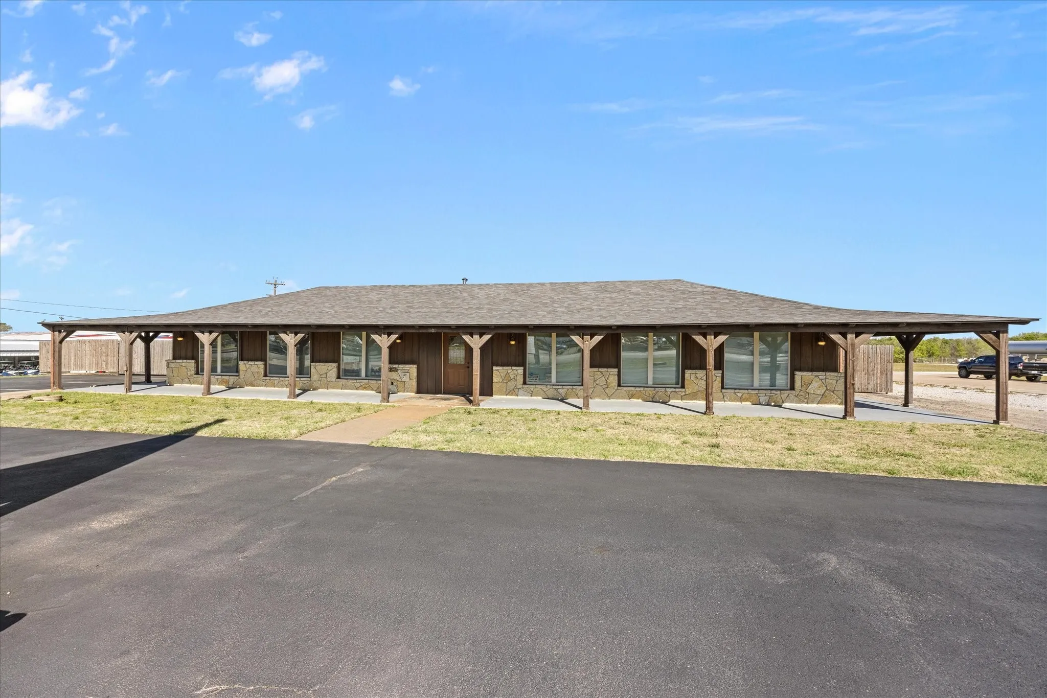 Industrial For Sale in Hood County , 4400 E Highway 377, Granbury, Texas 76049, 0, 0, Garage spaces, 0 Sqft, built in 1975, Preowned, mls#21217593, Real Estate Agent in Granbury, Homes For Sale in Hood county, Homes For Sale in Granbury, Realtor in Granbury Texas, Real Estate Brokerage Independent Realty Texas, Luminita Cordes Realtor