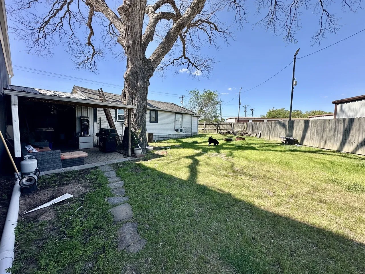 Business For Sale in Mc Lennan County , 1103 N Lacy Drive, Waco, Texas 76705, 0, 0, Garage spaces, 2,260 Sqft, built in 1946, Preowned, mls#21215721, Real Estate Agent in Waco, Homes For Sale in Mc Lennan county, Homes For Sale in Waco, Realtor in Waco Texas, Real Estate Brokerage Independent Realty Texas, Luminita Cordes Realtor