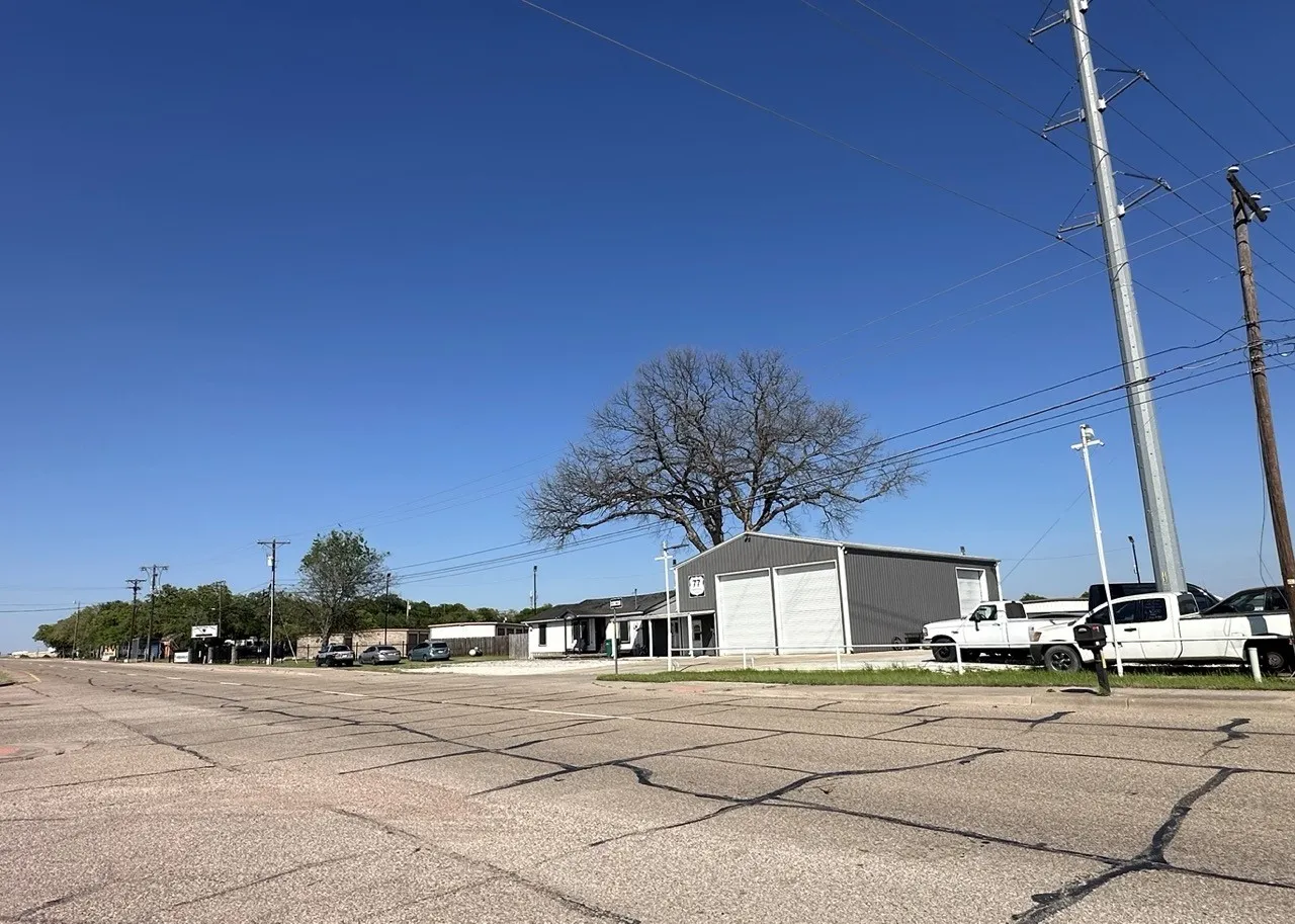 Business For Sale in Mc Lennan County , 1103 N Lacy Drive, Waco, Texas 76705, 0, 0, Garage spaces, 2,260 Sqft, built in 1946, Preowned, mls#21215721, Real Estate Agent in Waco, Homes For Sale in Mc Lennan county, Homes For Sale in Waco, Realtor in Waco Texas, Real Estate Brokerage Independent Realty Texas, Luminita Cordes Realtor
