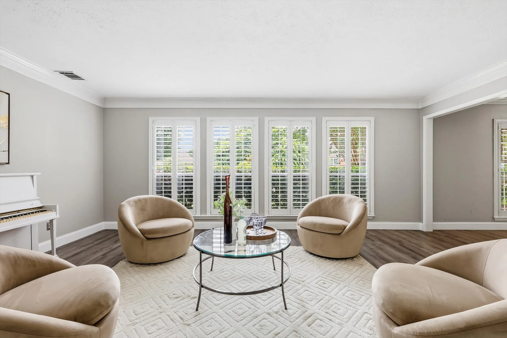 Single Family Residence For Rent in Collin County , 1813 Weanne Drive, Richardson, Texas 75082, 4 Bedroom, 4 Bathroom, 2 Garage spaces, 3,896 Sqft, built in 1988, mls#21218193, Real Estate Agent in Richardson, Homes For Rent in Collin county, Homes For Rent in Richardson, Realtor in Richardson Texas, Real Estate Brokerage Independent Realty Texas, Luminita Cordes Realtor