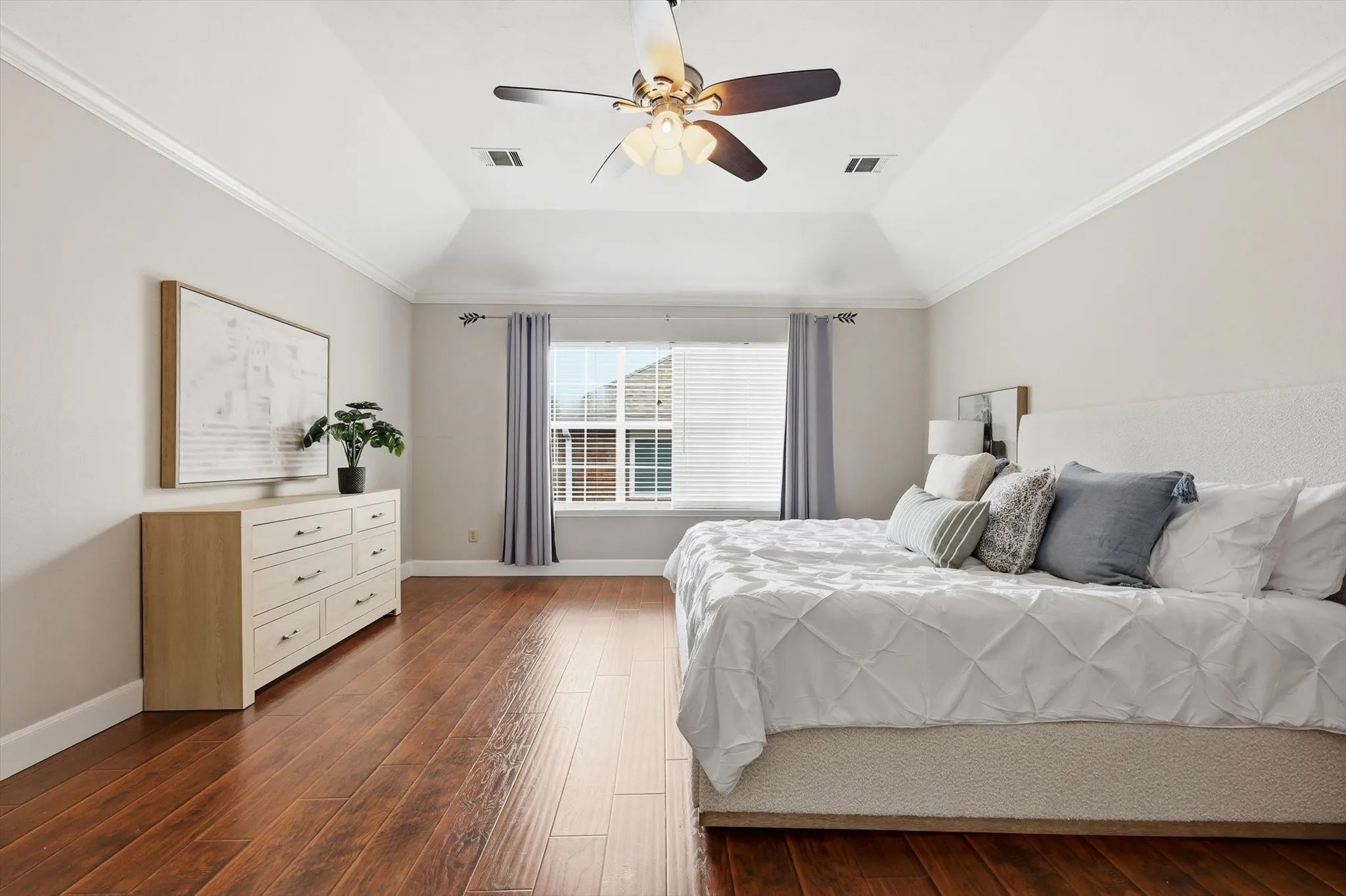 Single Family Residence For Rent in Collin County , 1813 Weanne Drive, Richardson, Texas 75082, 4 Bedroom, 4 Bathroom, 2 Garage spaces, 3,896 Sqft, built in 1988, mls#21218193, Real Estate Agent in Richardson, Homes For Rent in Collin county, Homes For Rent in Richardson, Realtor in Richardson Texas, Real Estate Brokerage Independent Realty Texas, Luminita Cordes Realtor