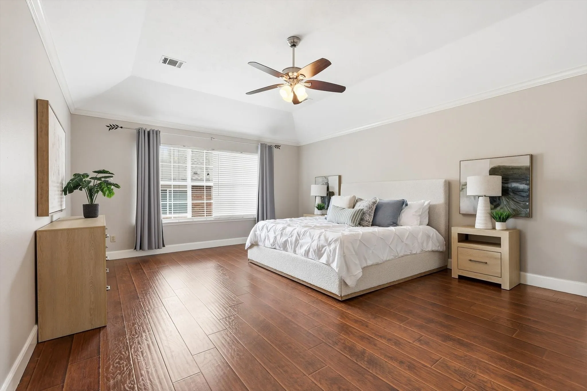 Single Family Residence For Rent in Collin County , 1813 Weanne Drive, Richardson, Texas 75082, 4 Bedroom, 4 Bathroom, 2 Garage spaces, 3,896 Sqft, built in 1988, mls#21218193, Real Estate Agent in Richardson, Homes For Rent in Collin county, Homes For Rent in Richardson, Realtor in Richardson Texas, Real Estate Brokerage Independent Realty Texas, Luminita Cordes Realtor