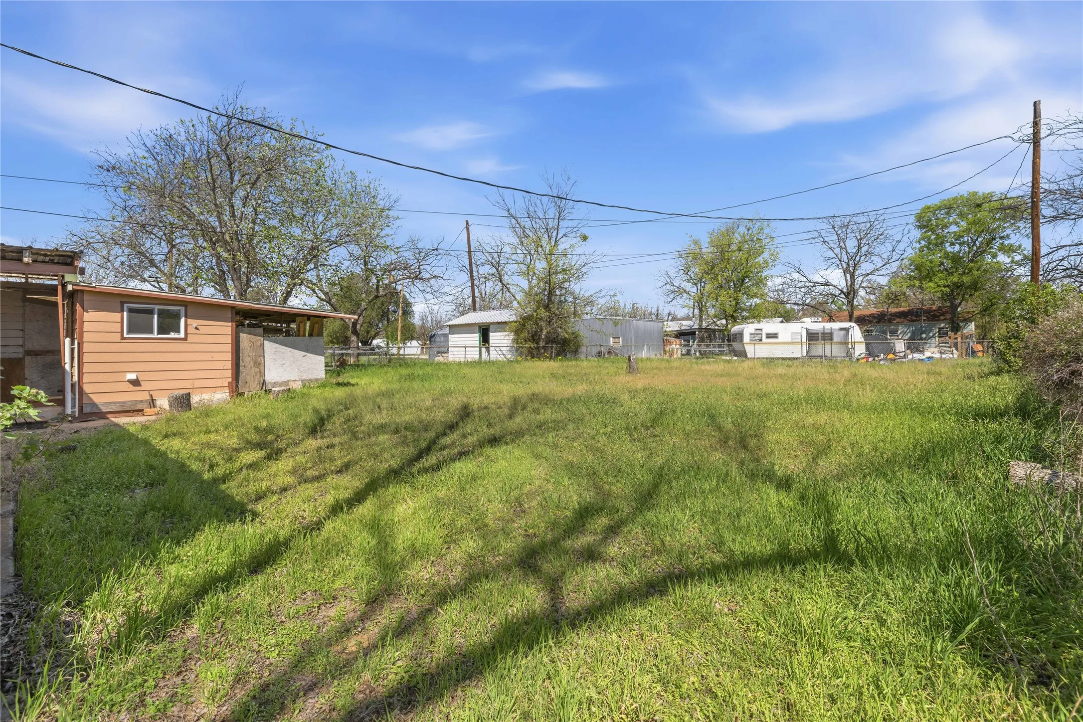 Single Family Residence For Sale in Brown County , 510 Medcalf Street, Bangs, Texas 76823, 2 Bedroom, 1 Bathroom, Garage spaces, 918 Sqft, built in 0, mls#21216630, Real Estate Agent in Bangs, Homes For Sale in Brown county, Homes For Sale in Bangs, Realtor in Bangs Texas, Real Estate Brokerage Independent Realty Texas, Luminita Cordes Realtor