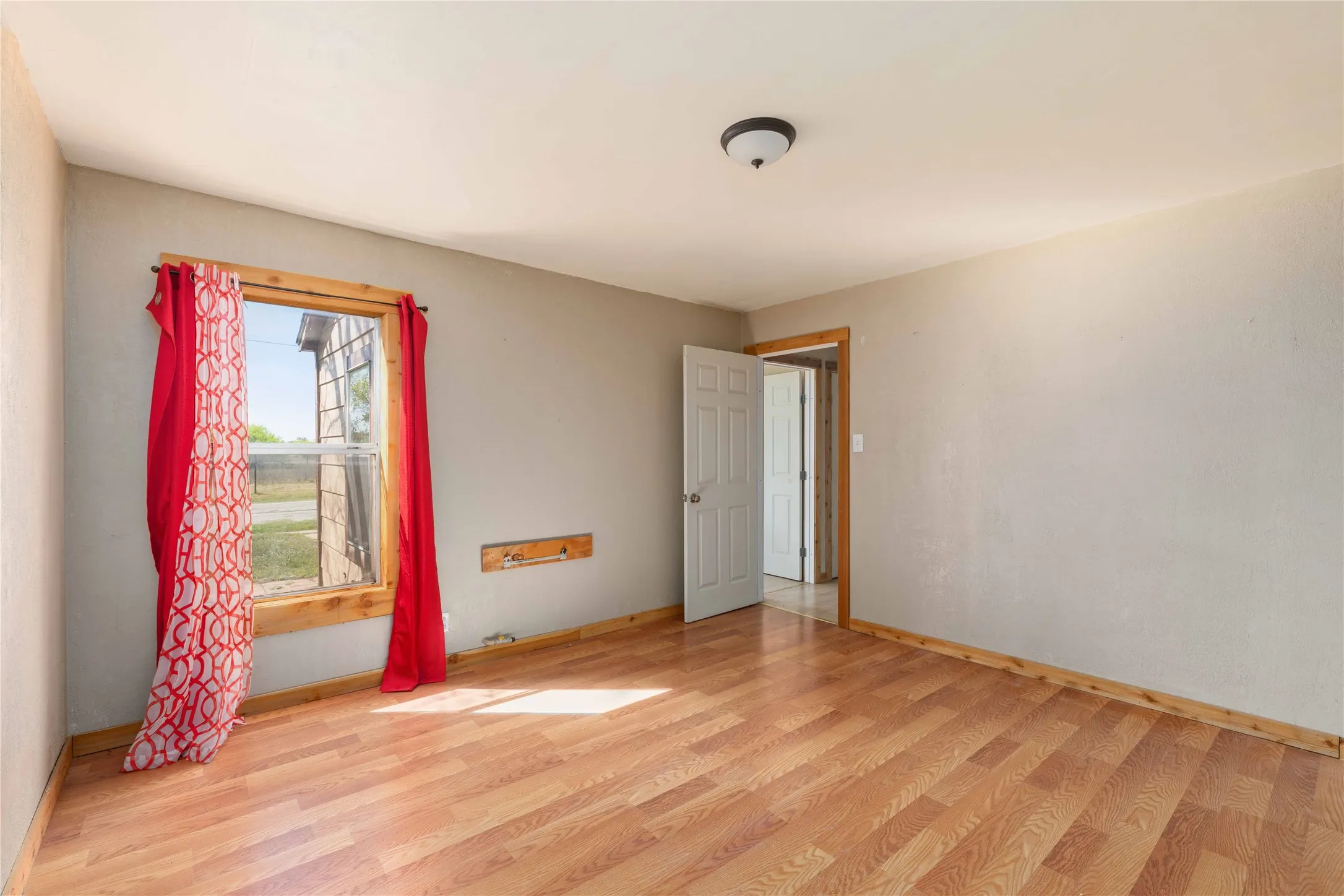 Single Family Residence For Sale in Brown County , 510 Medcalf Street, Bangs, Texas 76823, 2 Bedroom, 1 Bathroom, Garage spaces, 918 Sqft, built in 0, mls#21216630, Real Estate Agent in Bangs, Homes For Sale in Brown county, Homes For Sale in Bangs, Realtor in Bangs Texas, Real Estate Brokerage Independent Realty Texas, Luminita Cordes Realtor