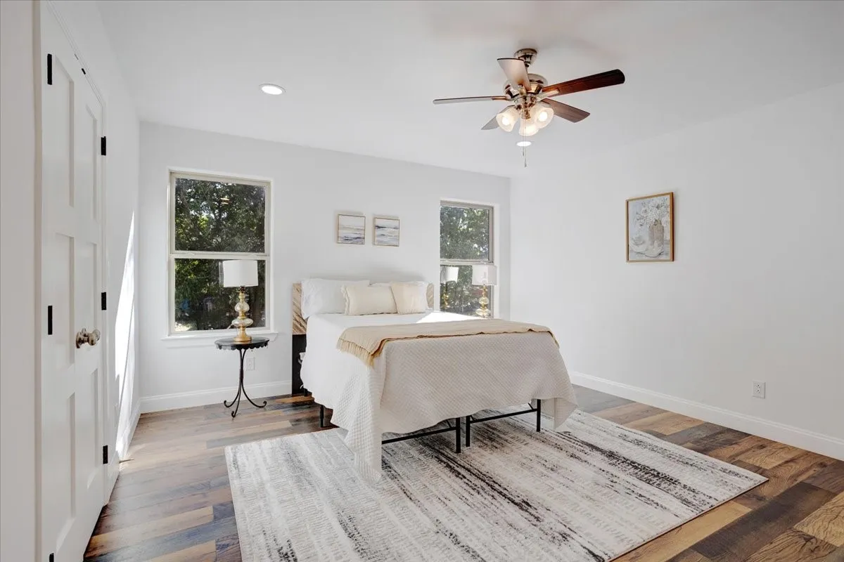 Single Family Residence For Sale in Fannin County , 402 W Sam Rayburn Road, Ector, Texas 75439, 3 Bedrooms, 2 Bathrooms, Garage spaces, 1,206 Sqft, built in 1940, Price $469,000, mls#21218219, Real Estate Agent in Ector, Homes For Sale in Fannin county, Homes For Sale in Ector, Realtor in Ector Texas, Real Estate Brokerage Independent Realty Texas, Luminita Cordes Realtor