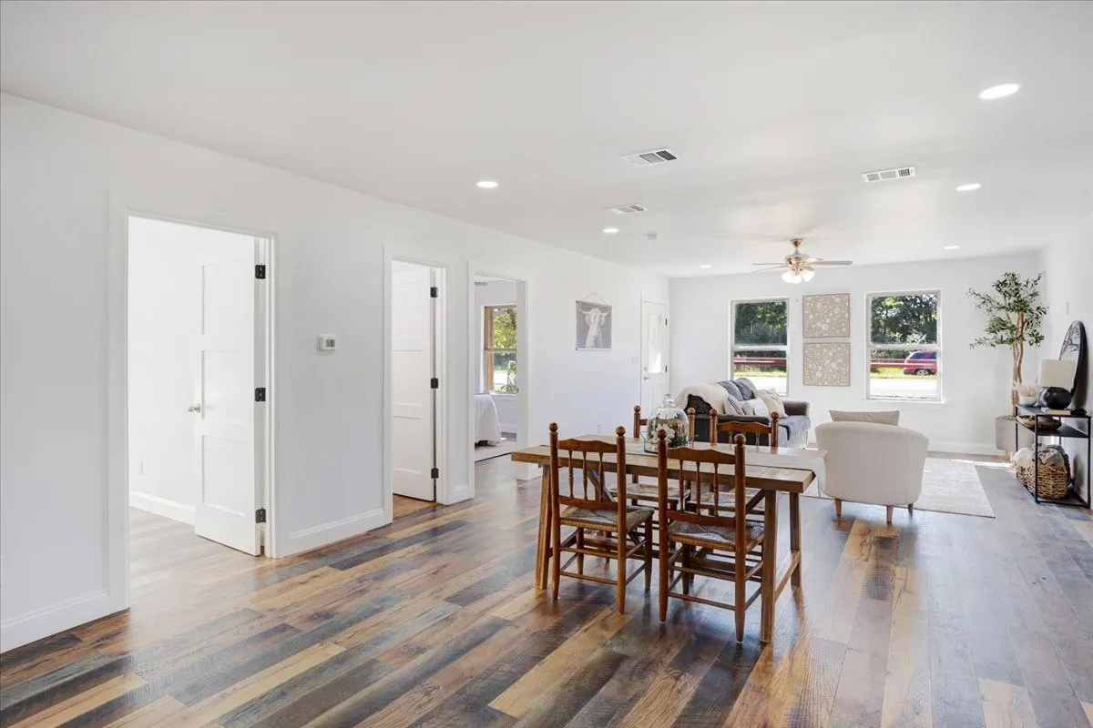 Single Family Residence For Sale in Fannin County , 402 W Sam Rayburn Road, Ector, Texas 75439, 3 Bedrooms, 2 Bathrooms, Garage spaces, 1,206 Sqft, built in 1940, Price $469,000, mls#21218219, Real Estate Agent in Ector, Homes For Sale in Fannin county, Homes For Sale in Ector, Realtor in Ector Texas, Real Estate Brokerage Independent Realty Texas, Luminita Cordes Realtor