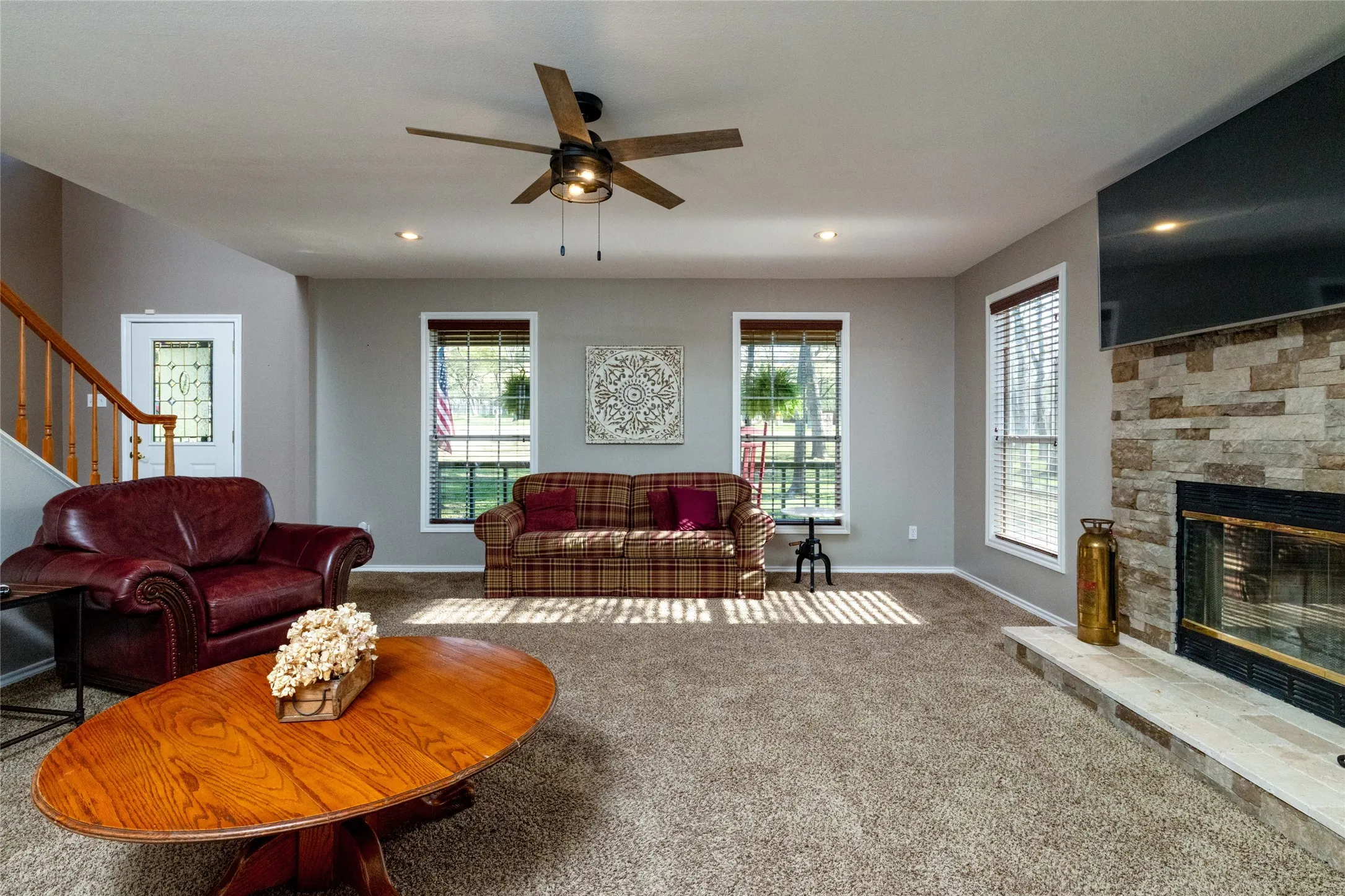 Single Family Residence For Sale in Parker County , 136 Southwinds Drive, Weatherford, Texas 76087, 4 Bedroom, 3 Bathroom, 2 Garage spaces, 2,208 Sqft, built in 1993, mls#21214107, Real Estate Agent in Weatherford, Homes For Sale in Parker county, Homes For Sale in Weatherford, Realtor in Weatherford Texas, Real Estate Brokerage Independent Realty Texas, Luminita Cordes Realtor