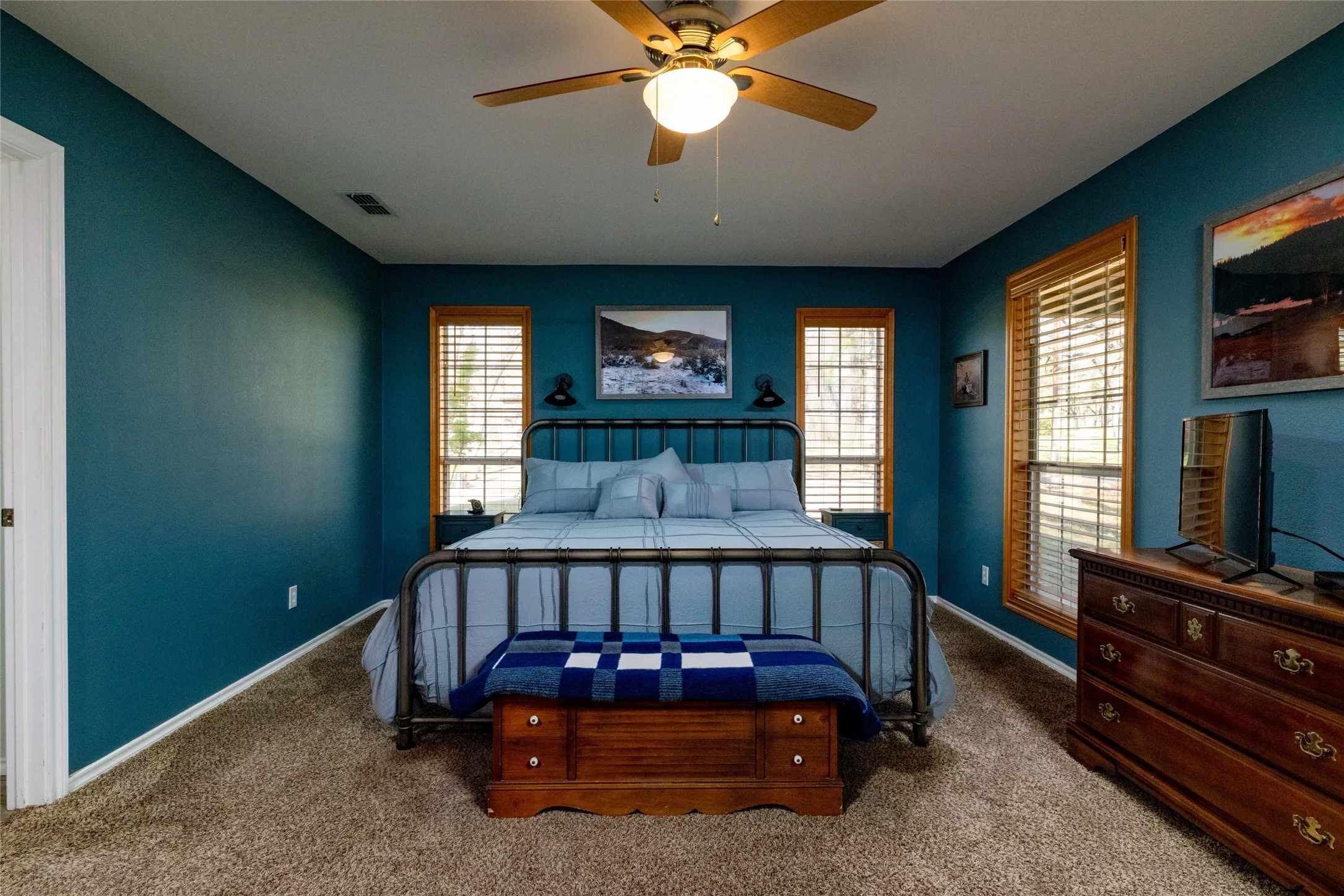 Single Family Residence For Sale in Parker County , 136 Southwinds Drive, Weatherford, Texas 76087, 4 Bedroom, 3 Bathroom, 2 Garage spaces, 2,208 Sqft, built in 1993, mls#21214107, Real Estate Agent in Weatherford, Homes For Sale in Parker county, Homes For Sale in Weatherford, Realtor in Weatherford Texas, Real Estate Brokerage Independent Realty Texas, Luminita Cordes Realtor