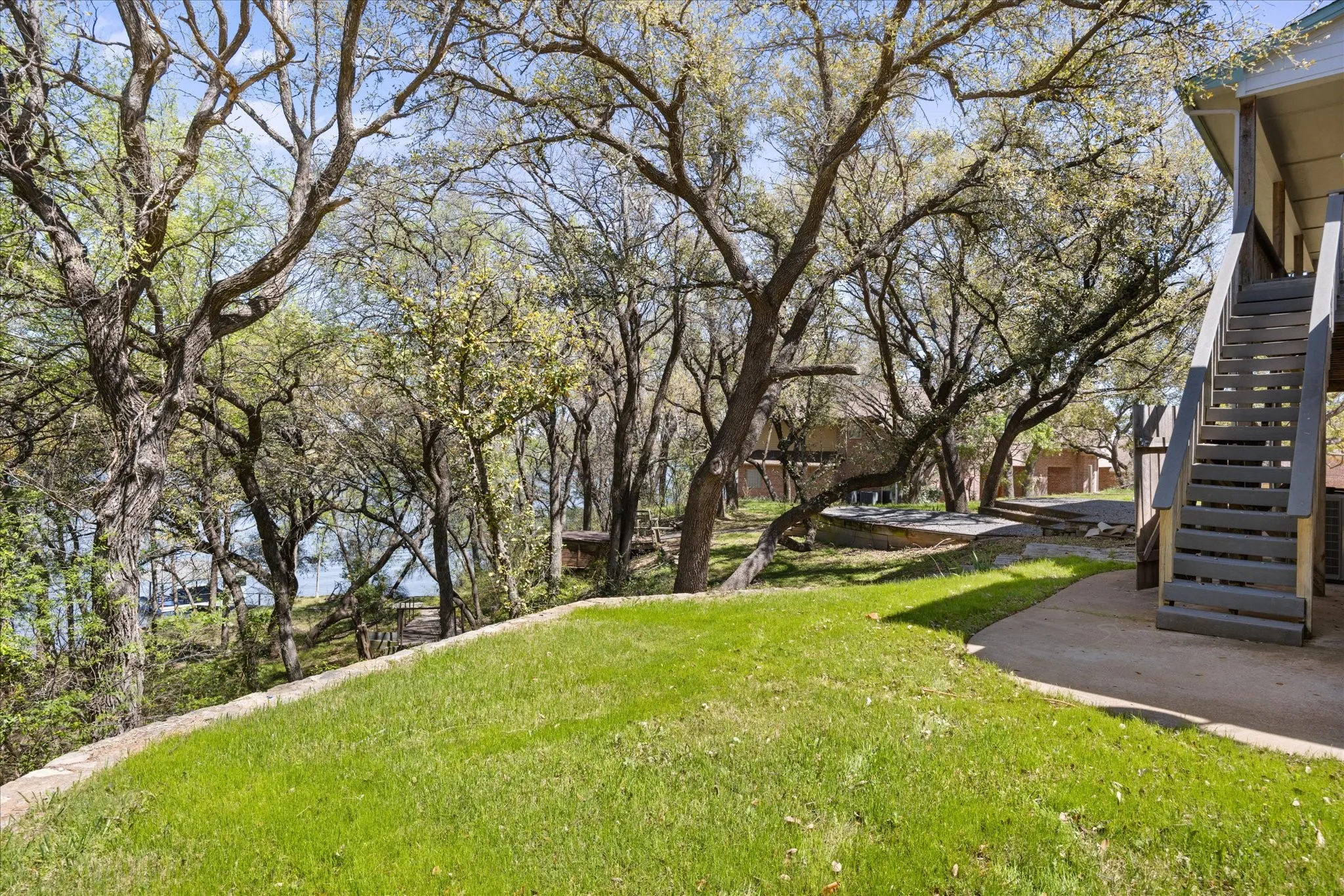 Single Family Residence For Sale in Hood County , 2306 Winton Terrace Court, Granbury, Texas 76048, 5 Bedroom, 5 Bathroom, 5 Garage spaces, 5,489 Sqft, built in 1997, Preowned, mls#21210556, Real Estate Agent in Granbury, Homes For Sale in Hood county, Homes For Sale in Granbury, Realtor in Granbury Texas, Real Estate Brokerage Independent Realty Texas, Luminita Cordes Realtor