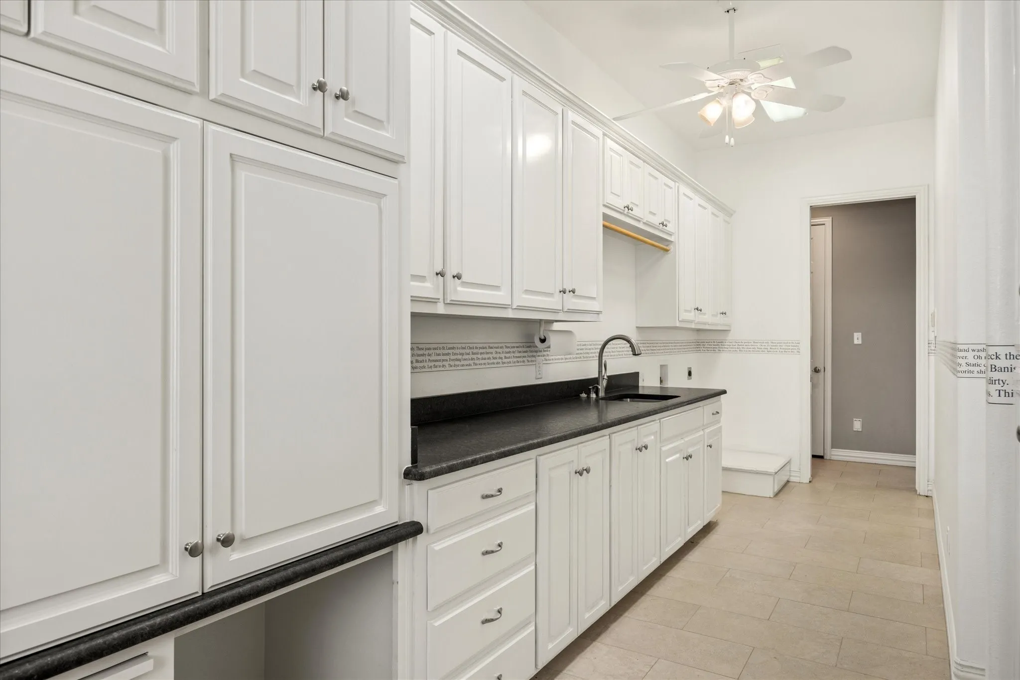 Single Family Residence For Sale in Hood County , 2306 Winton Terrace Court, Granbury, Texas 76048, 5 Bedroom, 5 Bathroom, 5 Garage spaces, 5,489 Sqft, built in 1997, Preowned, mls#21210556, Real Estate Agent in Granbury, Homes For Sale in Hood county, Homes For Sale in Granbury, Realtor in Granbury Texas, Real Estate Brokerage Independent Realty Texas, Luminita Cordes Realtor