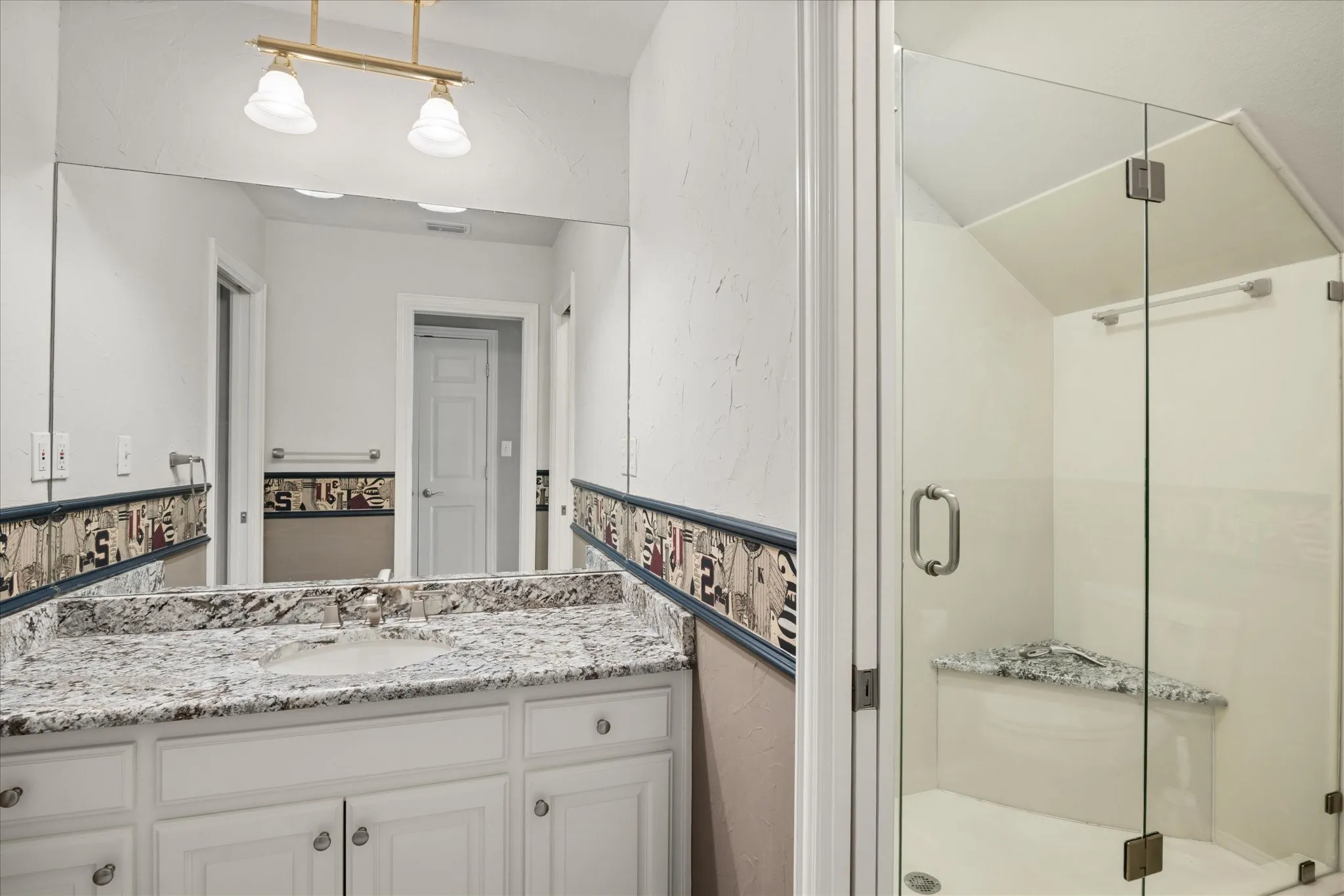 Single Family Residence For Sale in Hood County , 2306 Winton Terrace Court, Granbury, Texas 76048, 5 Bedroom, 5 Bathroom, 5 Garage spaces, 5,489 Sqft, built in 1997, Preowned, mls#21210556, Real Estate Agent in Granbury, Homes For Sale in Hood county, Homes For Sale in Granbury, Realtor in Granbury Texas, Real Estate Brokerage Independent Realty Texas, Luminita Cordes Realtor