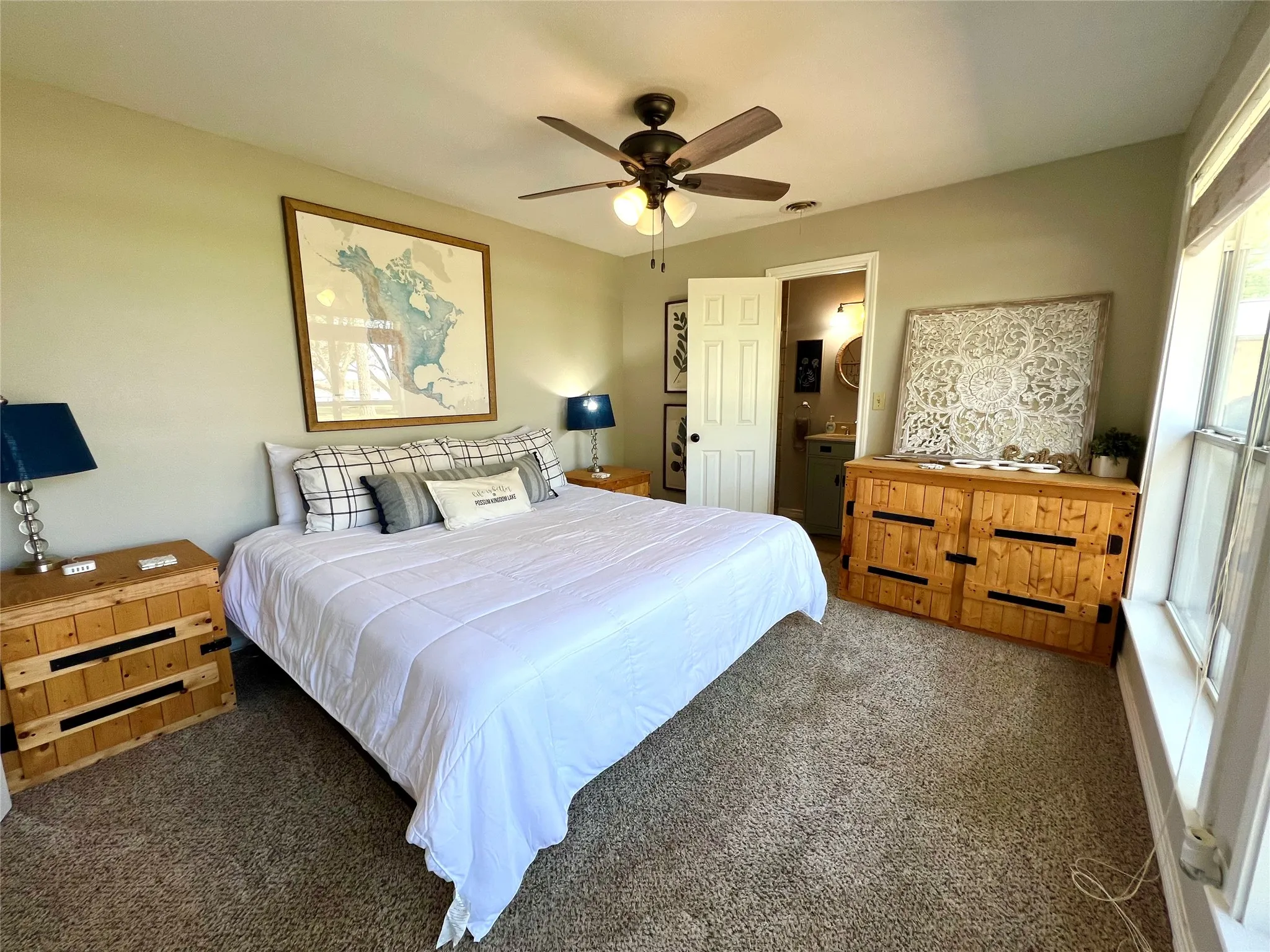 Primary Bedroom on the Lakeside