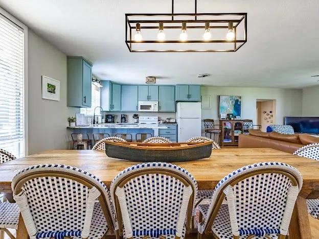Single Family Residence For Sale in Palo Pinto County , 1957 Deer Trail Road, Possum Kingdom Lake, Texas 76449, 4 Bedroom, 2 Bathroom, 1 Garage spaces, 1,764 Sqft, built in 1960, Preowned, mls#21215986, Real Estate Agent in Possum Kingdom Lake, Homes For Sale in Palo Pinto county, Homes For Sale in Possum Kingdom Lake, Realtor in Possum Kingdom Lake Texas, Real Estate Brokerage Independent Realty Texas, Luminita Cordes Realtor