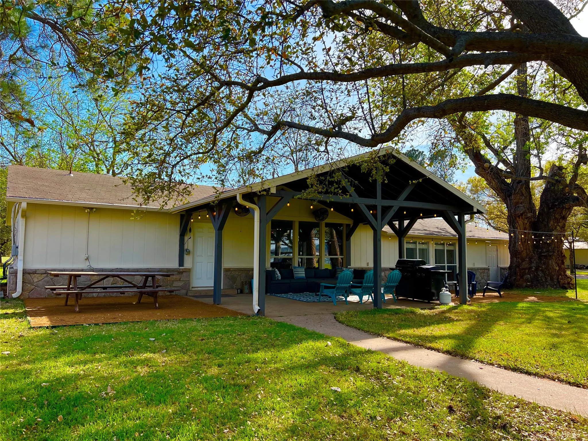 Wonderful Covered Back Porch for Relaxing, Grilling Out, and Entertaining Friends & Family.