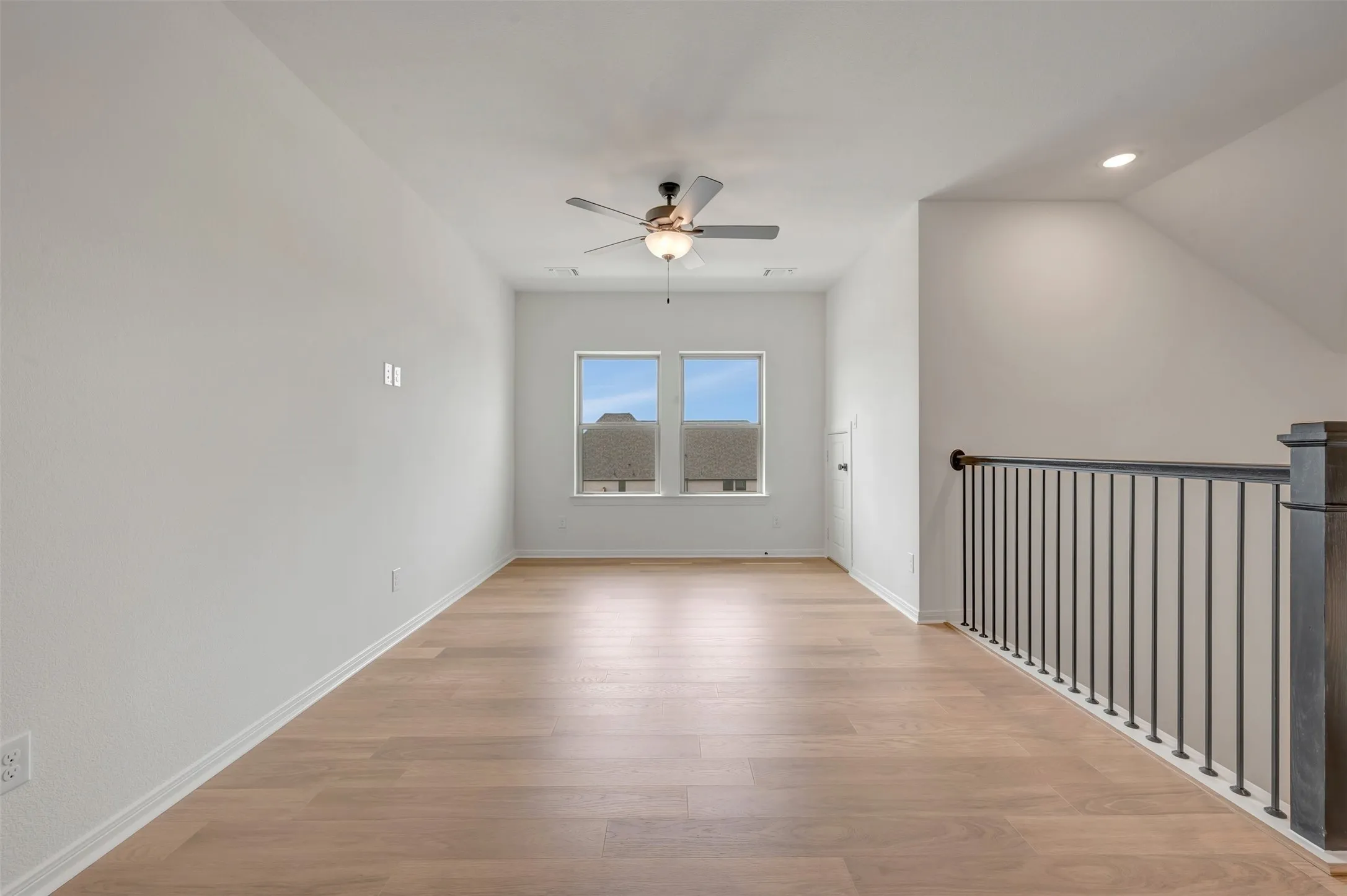 Single Family Residence For Sale in Collin County , 2829 Genuine Risk Court, Celina, Texas 75009, 5 Bedroom, 4 Bathroom, 4 Garage spaces, 3,192 Sqft, built in 2026, New Construction - Incomplete, mls#21218279, Real Estate Agent in Celina, Homes For Sale in Collin county, Homes For Sale in Celina, Realtor in Celina Texas, Real Estate Brokerage Independent Realty Texas, Luminita Cordes Realtor