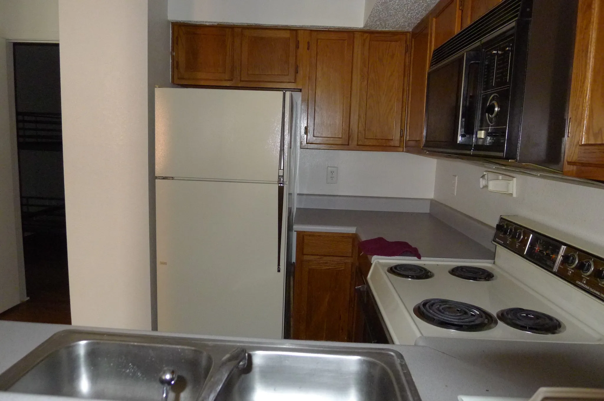 Condominium For Rent in Dallas County , 9835 Walnut Street 107, Dallas, Texas 75243, 1 Bedroom, 1 Bathroom, Garage spaces, 662 Sqft, built in 1984, Preowned, mls#21218282, Real Estate Agent in Dallas, Homes For Rent in Dallas county, Homes For Rent in Dallas, Realtor in Dallas Texas, Real Estate Brokerage Independent Realty Texas, Luminita Cordes Realtor
