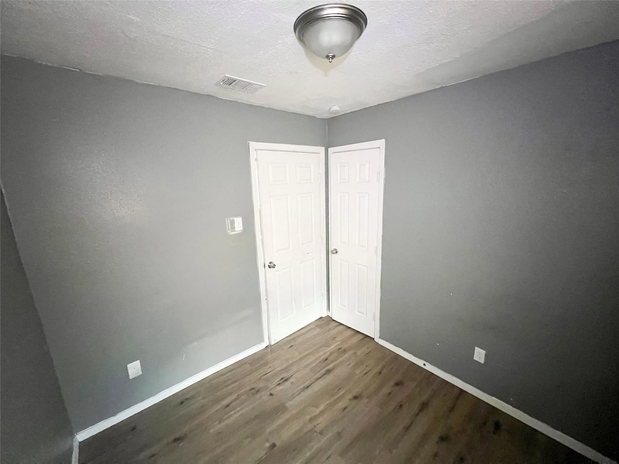 Single Family Residence For Sale in Tarrant County , 1733 Greenfield Avenue, Fort Worth, Texas 76102, 3 Bedrooms, 2 Bathrooms, Garage spaces, 744 Sqft, built in 1945, Price $124,950, mls#21218272, Real Estate Agent in Fort Worth, Homes For Sale in Tarrant county, Homes For Sale in Fort Worth, Realtor in Fort Worth Texas, Real Estate Brokerage Independent Realty Texas, Luminita Cordes Realtor