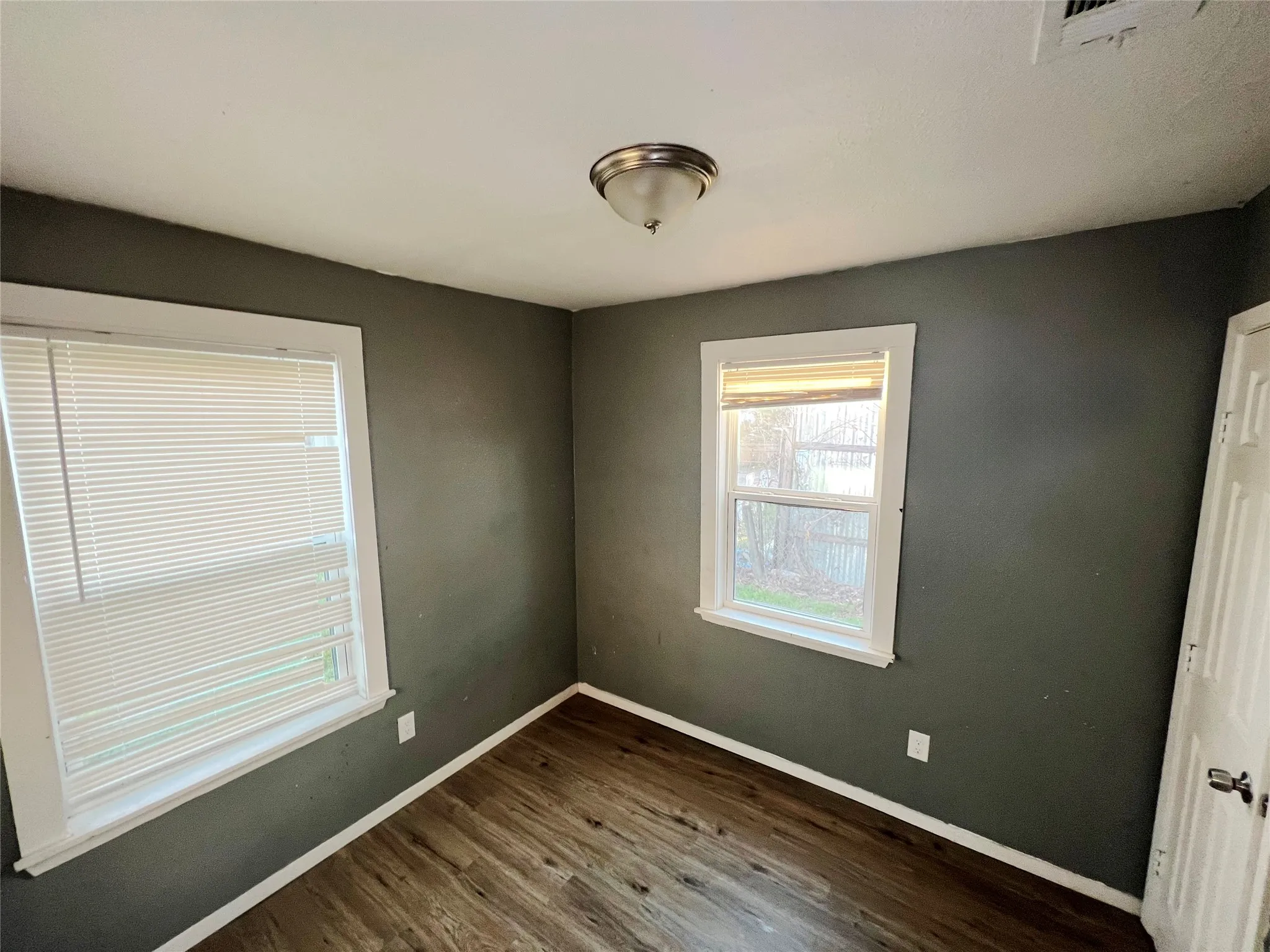 Single Family Residence For Sale in Tarrant County , 1733 Greenfield Avenue, Fort Worth, Texas 76102, 3 Bedrooms, 2 Bathrooms, Garage spaces, 744 Sqft, built in 1945, Price $124,950, mls#21218272, Real Estate Agent in Fort Worth, Homes For Sale in Tarrant county, Homes For Sale in Fort Worth, Realtor in Fort Worth Texas, Real Estate Brokerage Independent Realty Texas, Luminita Cordes Realtor