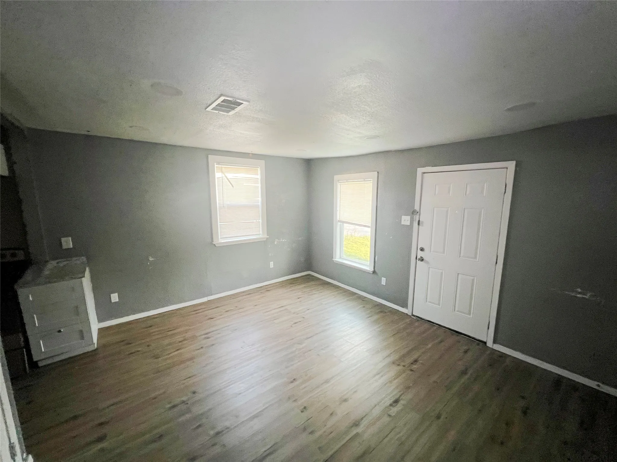 Single Family Residence For Sale in Tarrant County , 1733 Greenfield Avenue, Fort Worth, Texas 76102, 3 Bedrooms, 2 Bathrooms, Garage spaces, 744 Sqft, built in 1945, Price $124,950, mls#21218272, Real Estate Agent in Fort Worth, Homes For Sale in Tarrant county, Homes For Sale in Fort Worth, Realtor in Fort Worth Texas, Real Estate Brokerage Independent Realty Texas, Luminita Cordes Realtor
