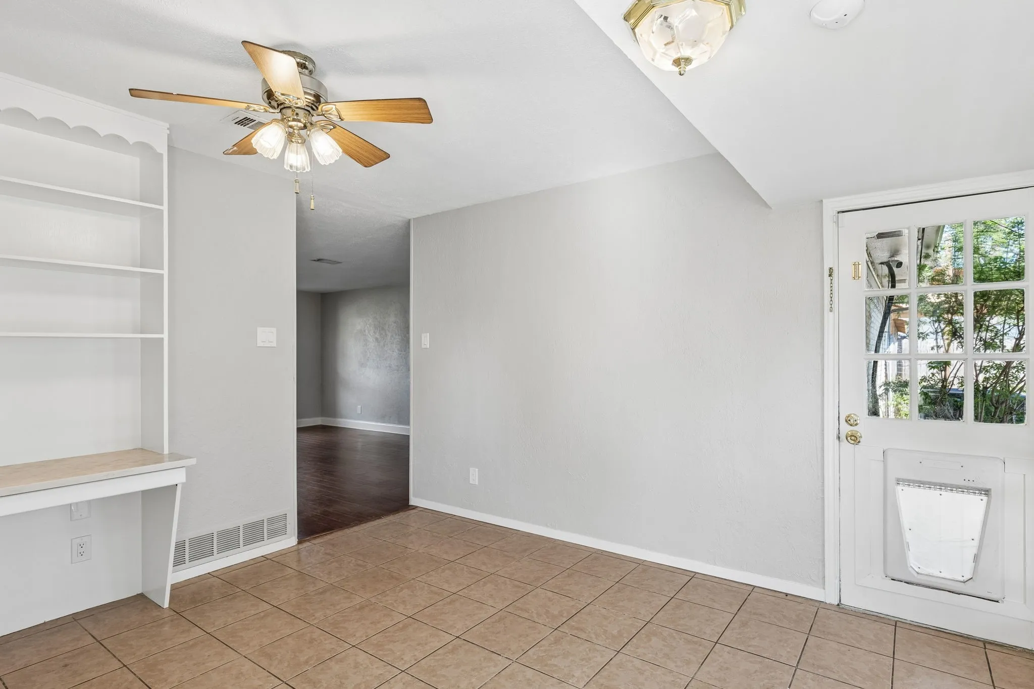Single Family Residence For Sale in Dallas County , 2016 Meadow Lark, Irving, Texas 75060, 3 Bedrooms, 2 Bathrooms, Garage spaces, 1,555 Sqft, built in 1967, Preowned, Price $314,900, mls#21216308, Real Estate Agent in Irving, Homes For Sale in Dallas county, Homes For Sale in Irving, Realtor in Irving Texas, Real Estate Brokerage Independent Realty Texas, Luminita Cordes Realtor