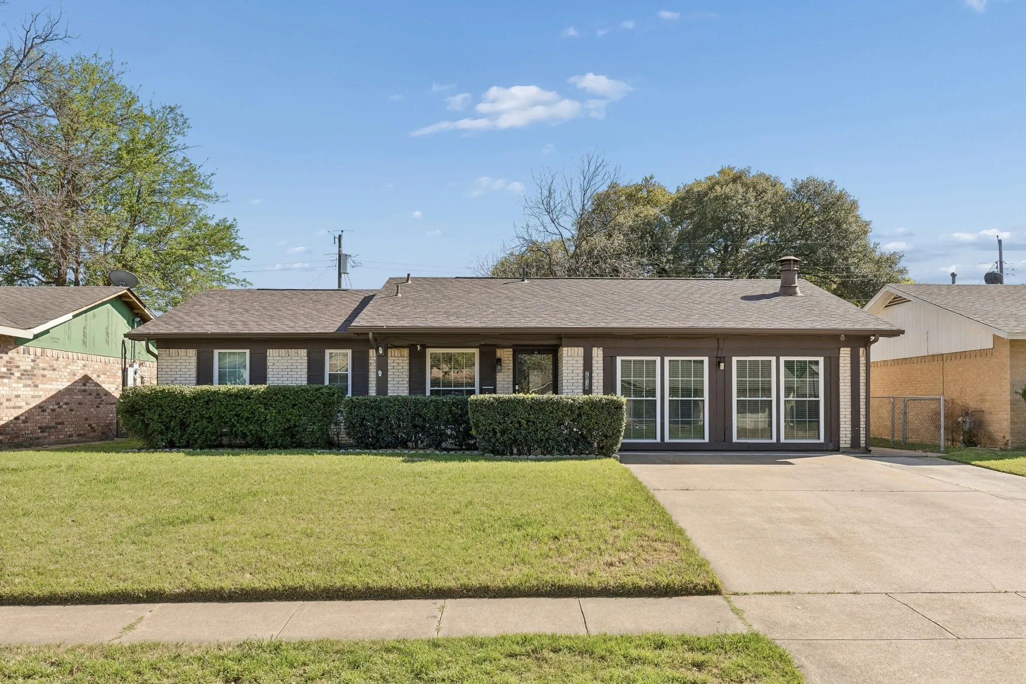 Single Family Residence For Sale in Dallas County , 2016 Meadow Lark, Irving, Texas 75060, 3 Bedrooms, 2 Bathrooms, Garage spaces, 1,555 Sqft, built in 1967, Preowned, Price $314,900, mls#21216308, Real Estate Agent in Irving, Homes For Sale in Dallas county, Homes For Sale in Irving, Realtor in Irving Texas, Real Estate Brokerage Independent Realty Texas, Luminita Cordes Realtor