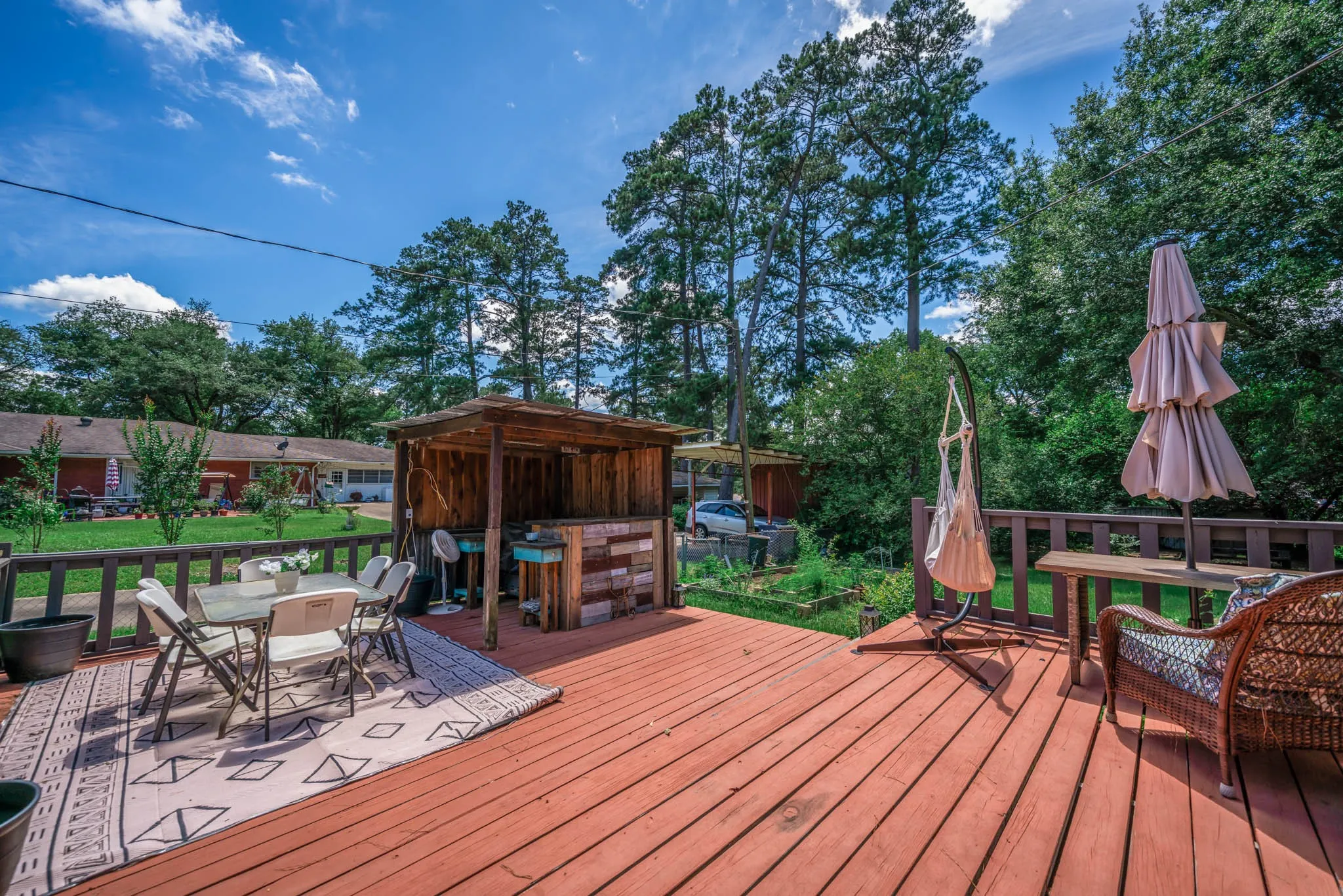 Single Family Residence For Sale in Cherokee County , 141 Cedar Street, Rusk, Texas 75785, 5 Bedroom, 2 Bathroom, 2 Garage spaces, 2,094 Sqft, built in 1960, mls#21218340, Real Estate Agent in Rusk, Homes For Sale in Cherokee county, Homes For Sale in Rusk, Realtor in Rusk Texas, Real Estate Brokerage Independent Realty Texas, Luminita Cordes Realtor