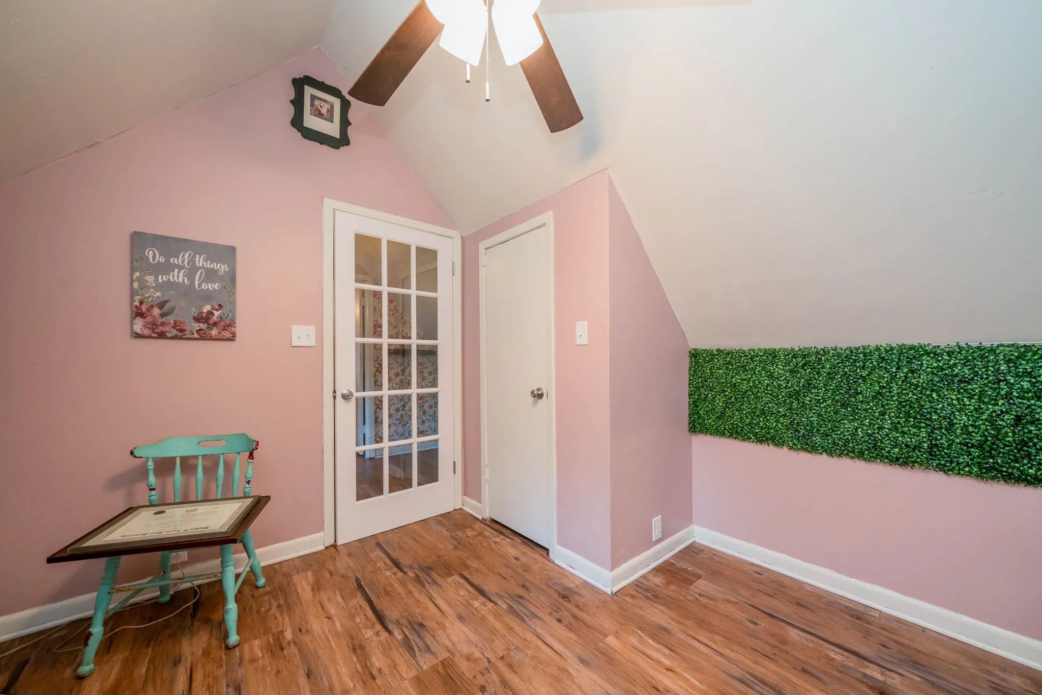 Single Family Residence For Sale in Cherokee County , 141 Cedar Street, Rusk, Texas 75785, 5 Bedroom, 2 Bathroom, 2 Garage spaces, 2,094 Sqft, built in 1960, mls#21218340, Real Estate Agent in Rusk, Homes For Sale in Cherokee county, Homes For Sale in Rusk, Realtor in Rusk Texas, Real Estate Brokerage Independent Realty Texas, Luminita Cordes Realtor